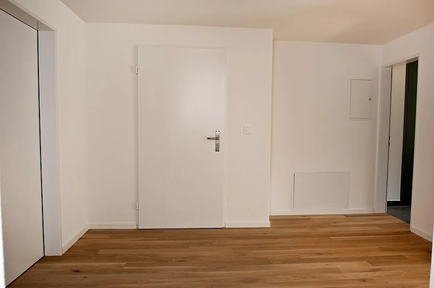 Sentiment de vie sur 125 m2 ! Appartement de 5,5 pièces avec balcon couvert - Photo 4 sur 19