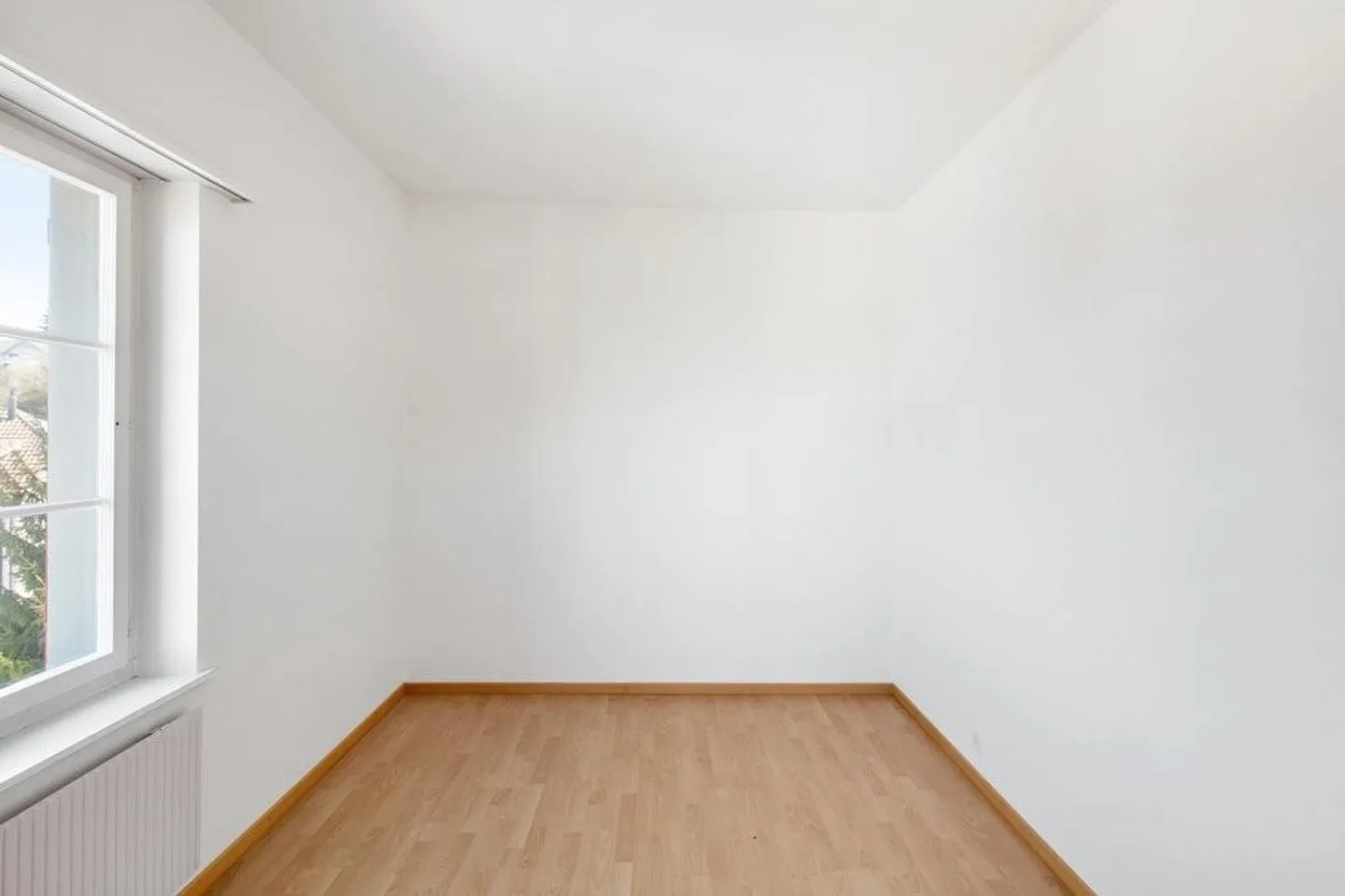 Spacious 3.5 Room Apartment - in a Sunny Location with Lake View - Photo 7 of 10