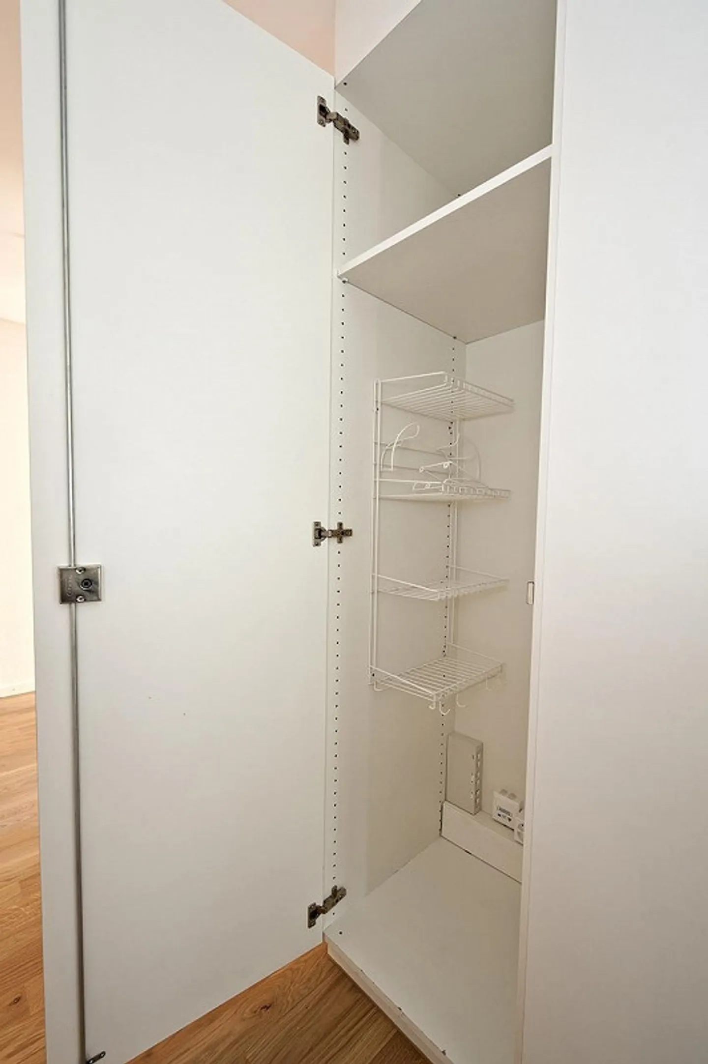 Sentiment de vie sur 125 m2 ! Appartement de 5,5 pièces avec balcon couvert - Photo 6 sur 19