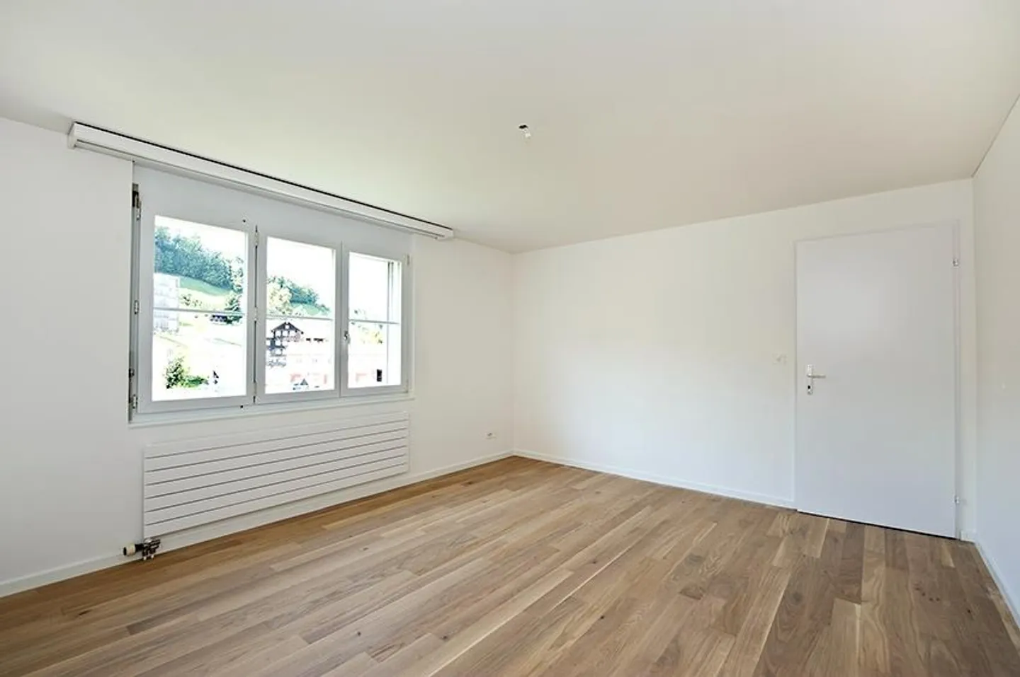 Sentiment de vie sur 125 m2 ! Appartement de 5,5 pièces avec balcon couvert - Photo 7 sur 19