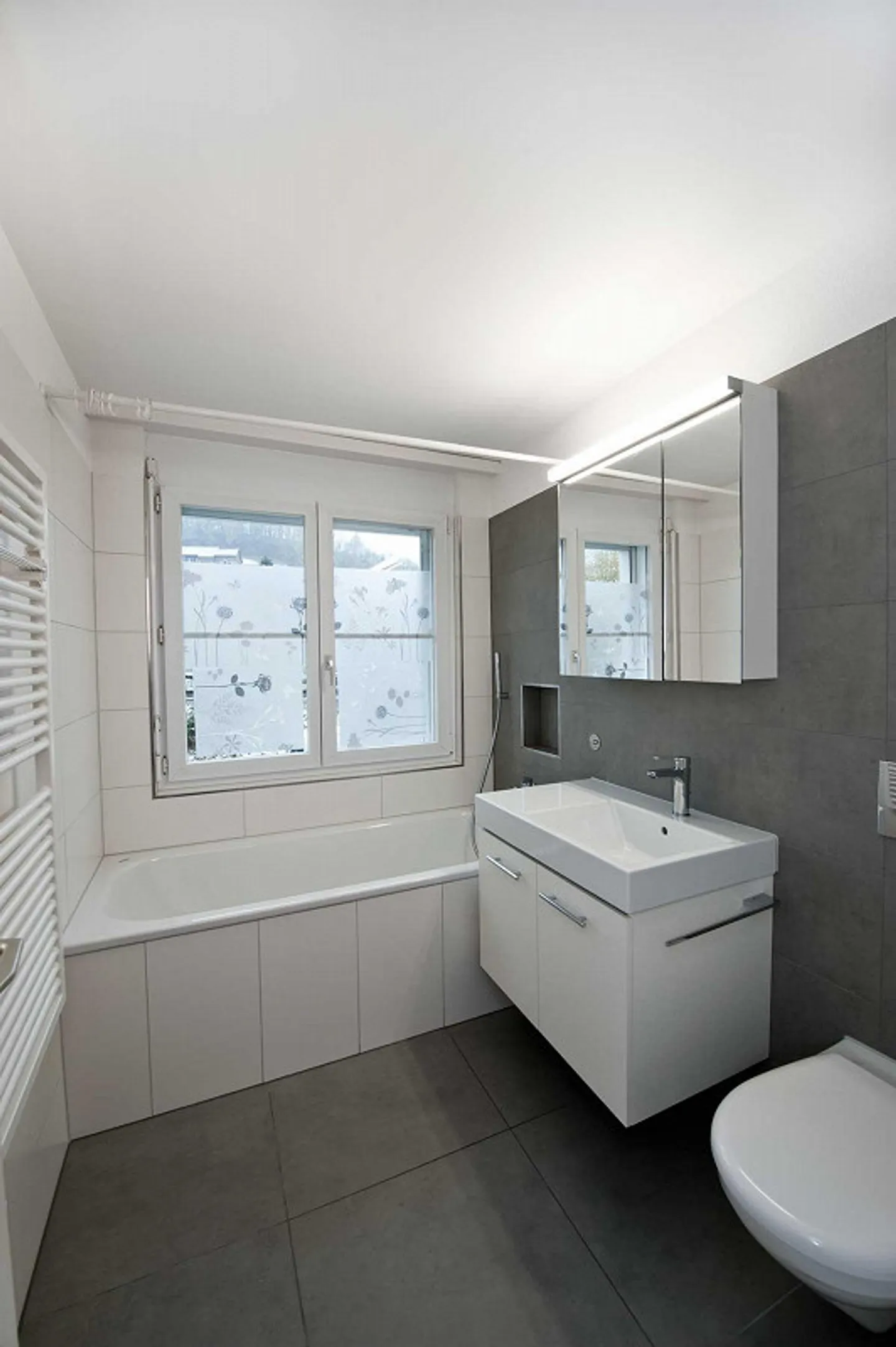 Sentiment de vie sur 125 m2 ! Appartement de 5,5 pièces avec balcon couvert - Photo 10 sur 19