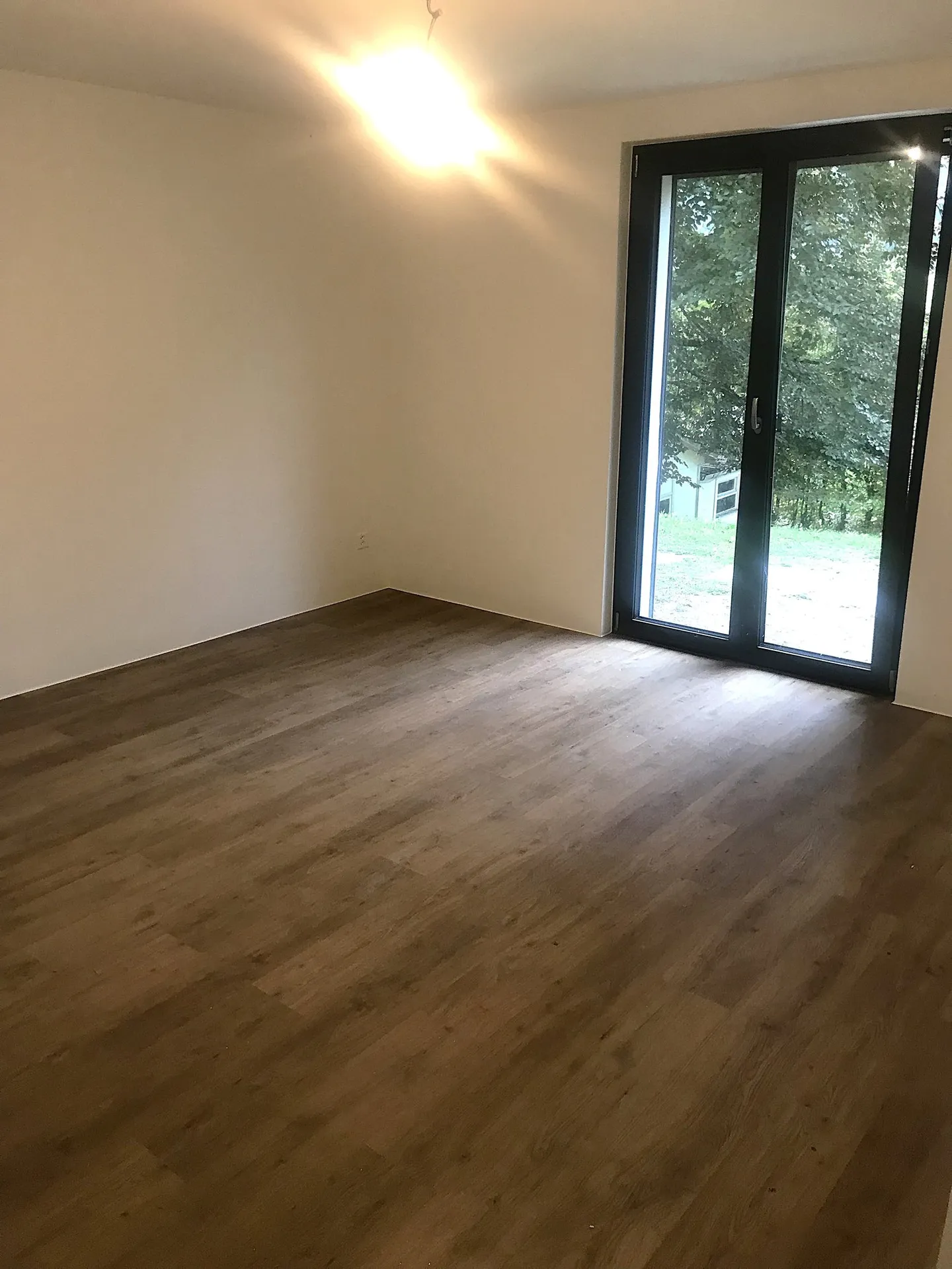 Casa familiare ristrutturata con giardino - Foto 23 di 42