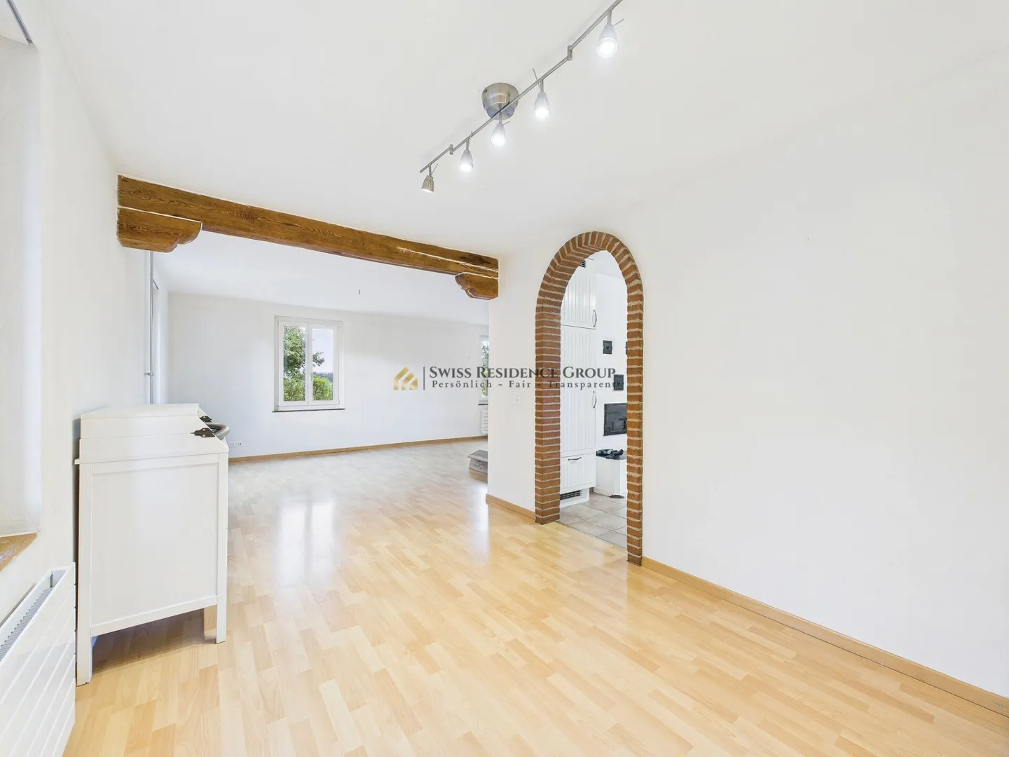 Renoviertes Einfamilienhaus mit grossem Garten - Foto 1 von 11