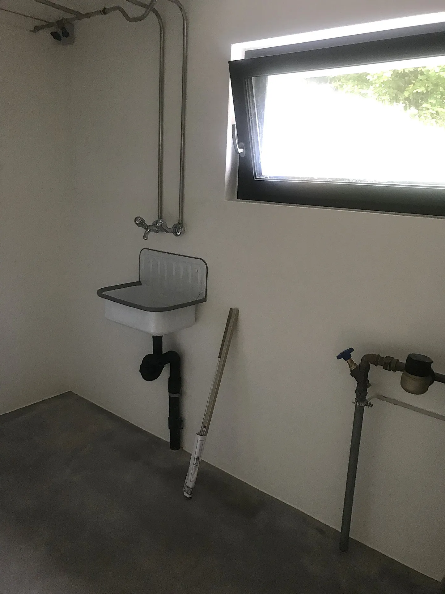 Casa familiare ristrutturata con giardino - Foto 25 di 42