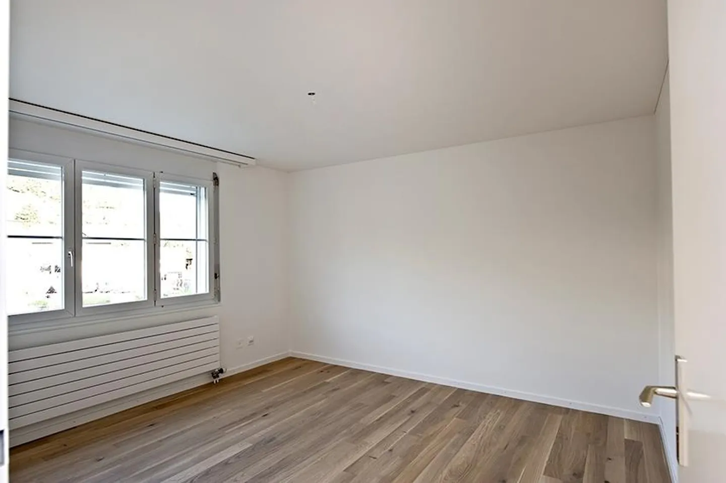 Sentiment de vie sur 125 m2 ! Appartement de 5,5 pièces avec balcon couvert - Photo 15 sur 19