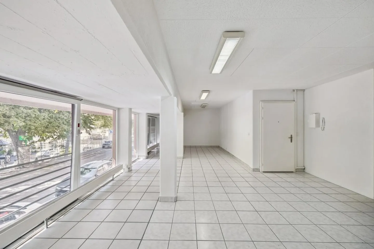 Arcade proche du centre-ville de Montreux - Photo 7 sur 9