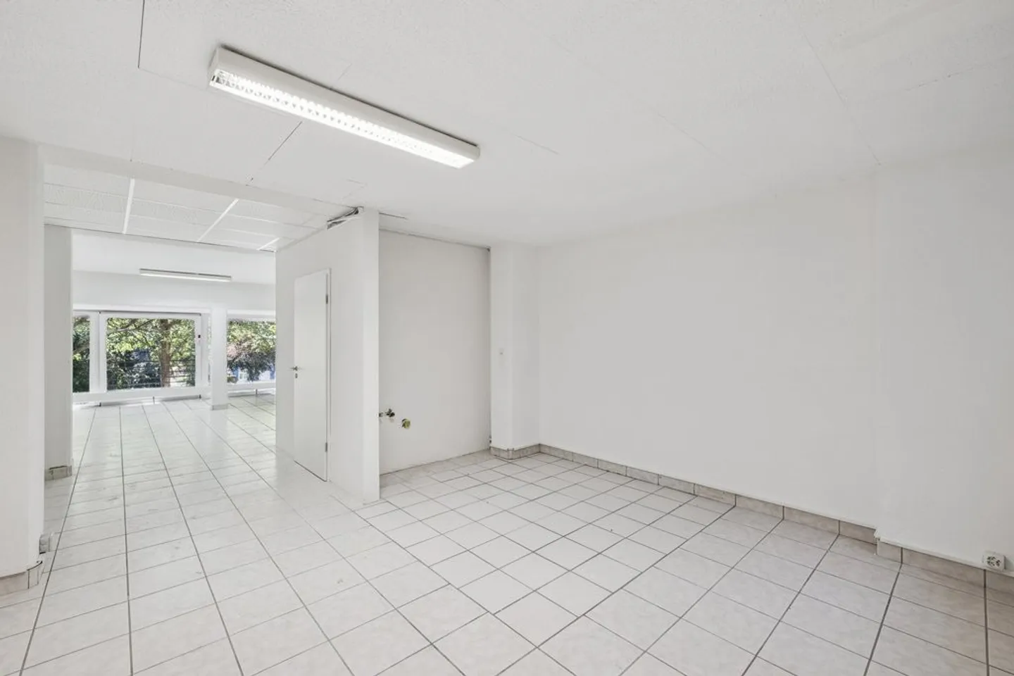 Arcade proche du centre-ville de Montreux - Photo 5 sur 9