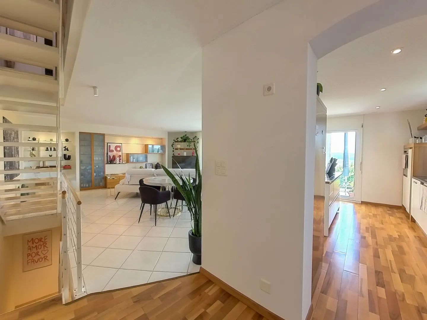 Spacious Family Home with Garden - Photo 5 of 10