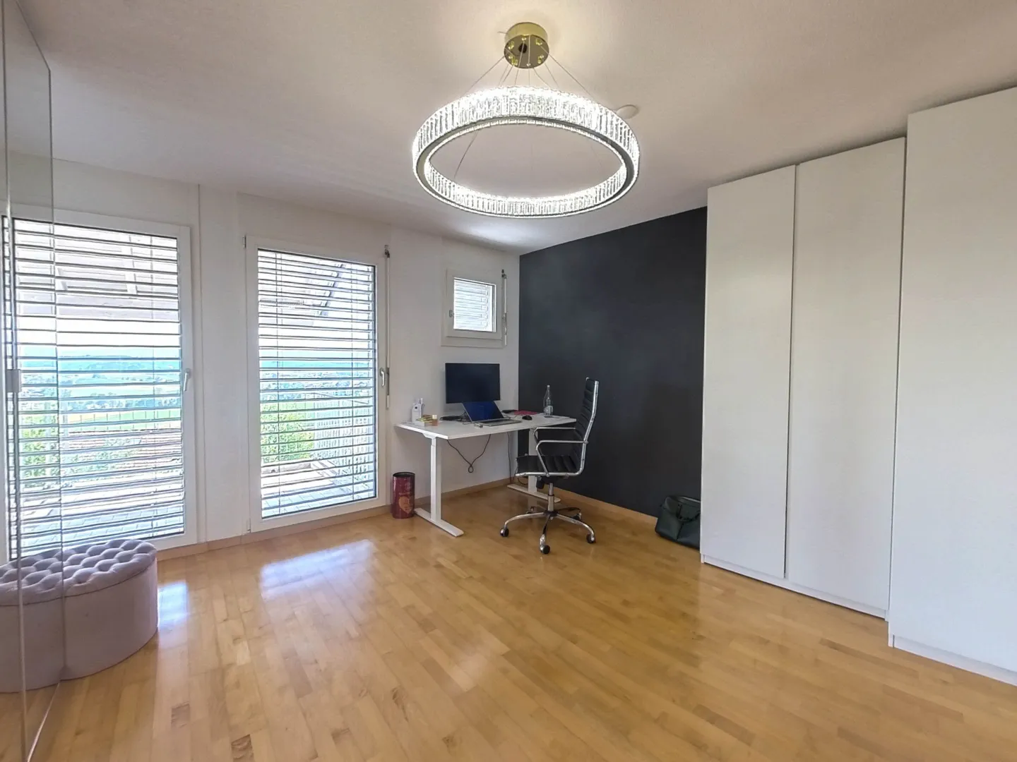 Spacious Family Home with Garden - Photo 9 of 10