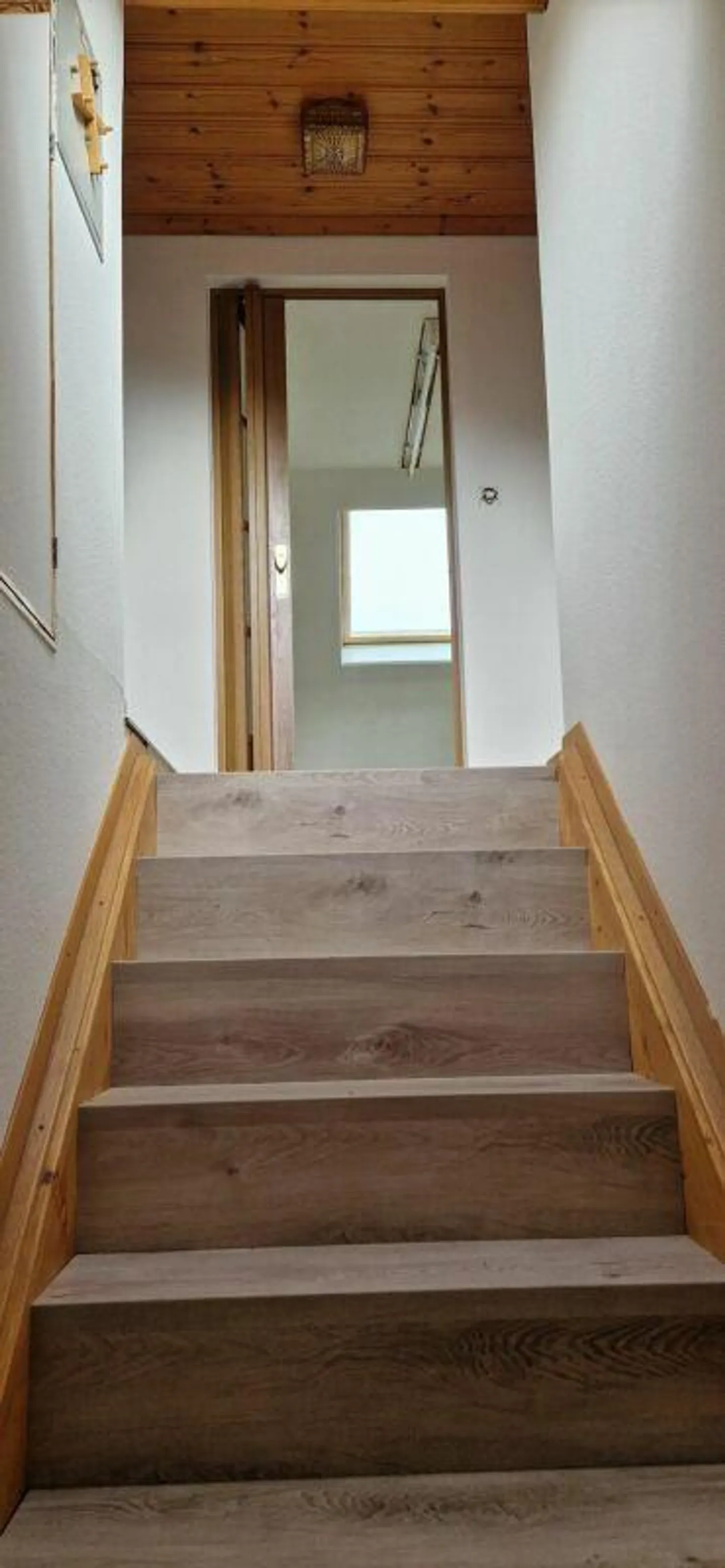 Attic apartment with old building charm! - Photo 2 of 8