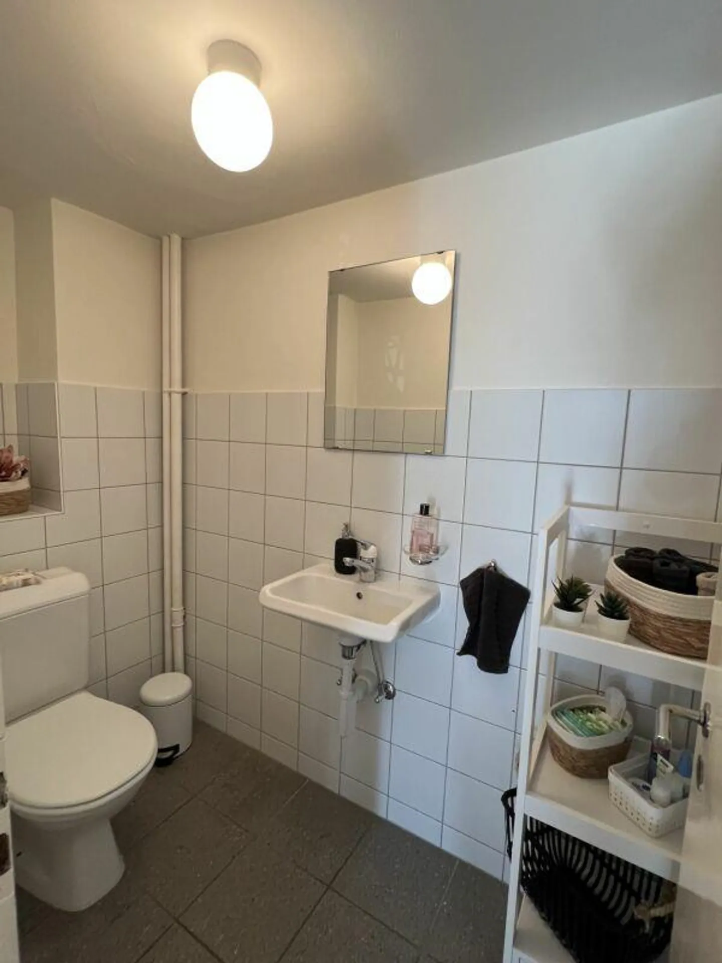 Cercasi nuovo inquilino per un salone di bellezza moderno - inizia ora in ... - Foto 6 di 7