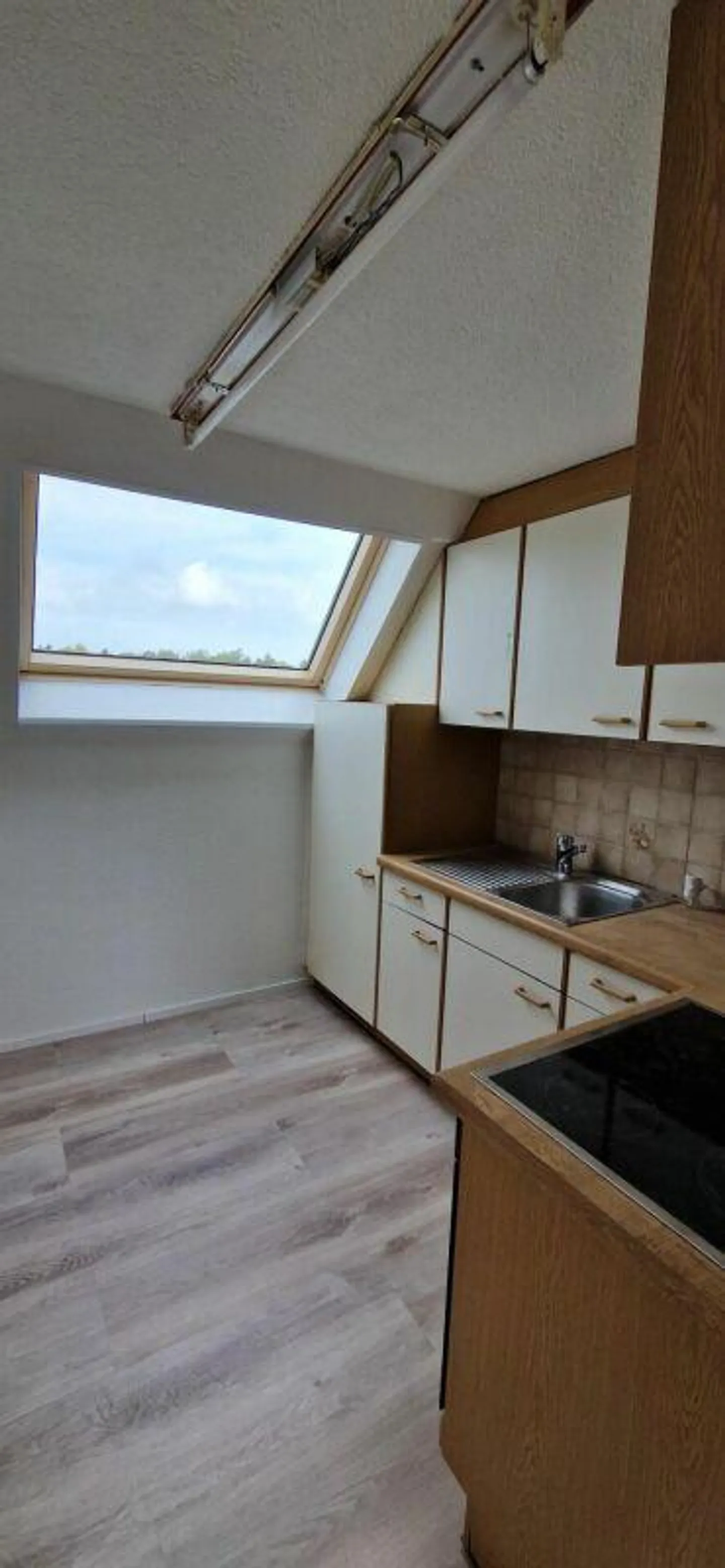Attic apartment with old building charm! - Photo 4 of 8