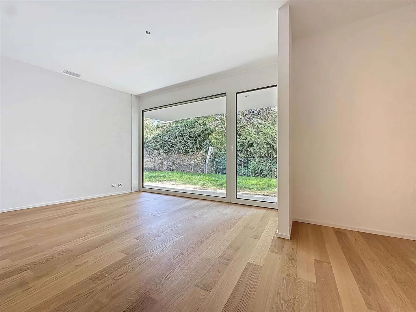 Eccezionale appartamento di 5,5 stanze al piano terra con terrazza e giardino privato - Foto 6 di 13