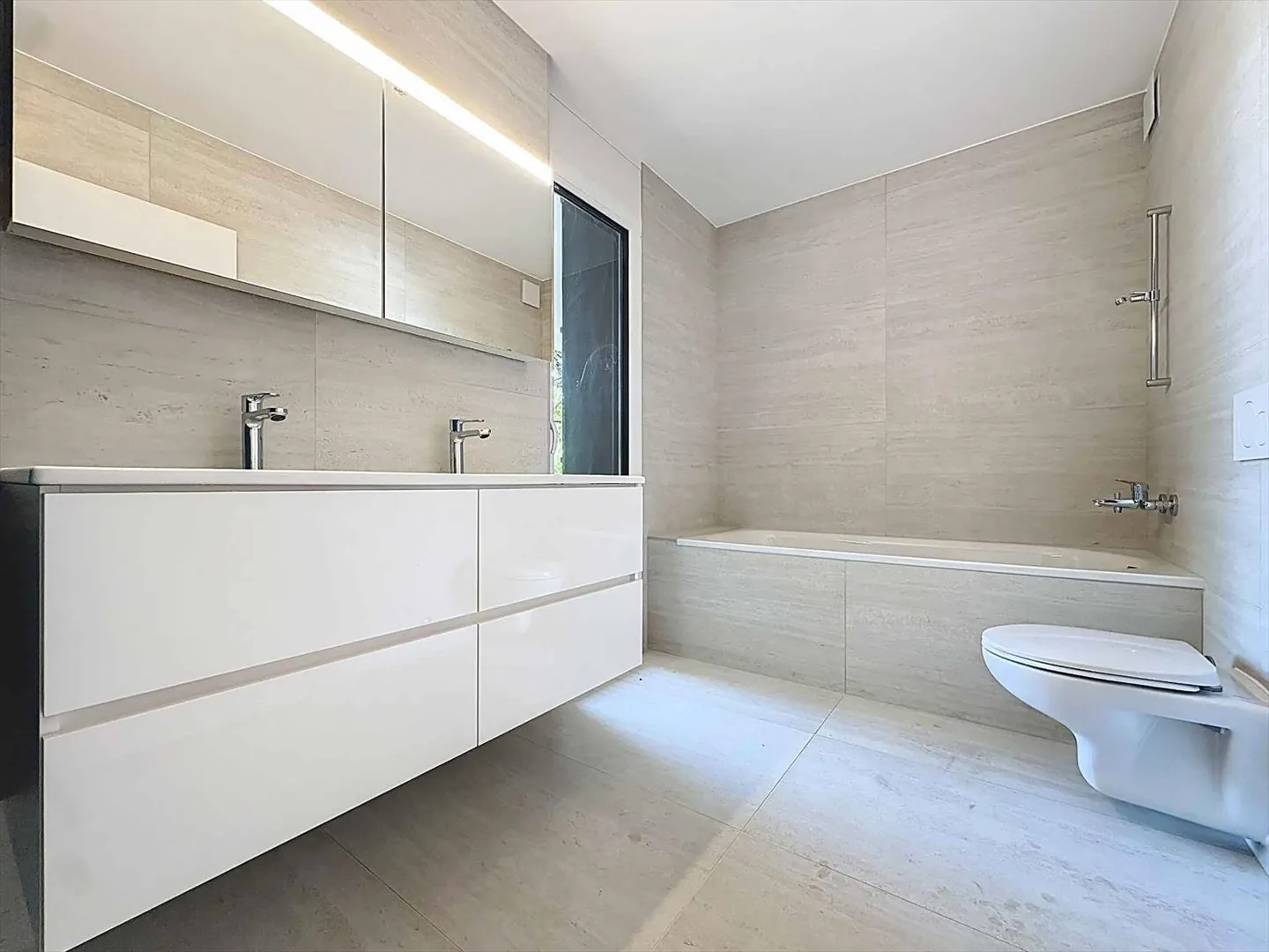 Eccezionale appartamento di 5,5 stanze al piano terra con terrazza e giardino privato - Foto 8 di 13