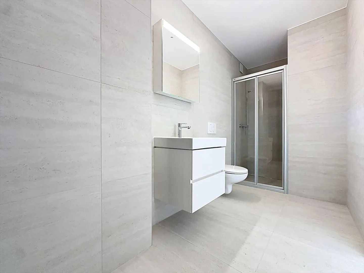 Eccezionale appartamento di 5,5 stanze al piano terra con terrazza e giardino privato - Foto 9 di 13