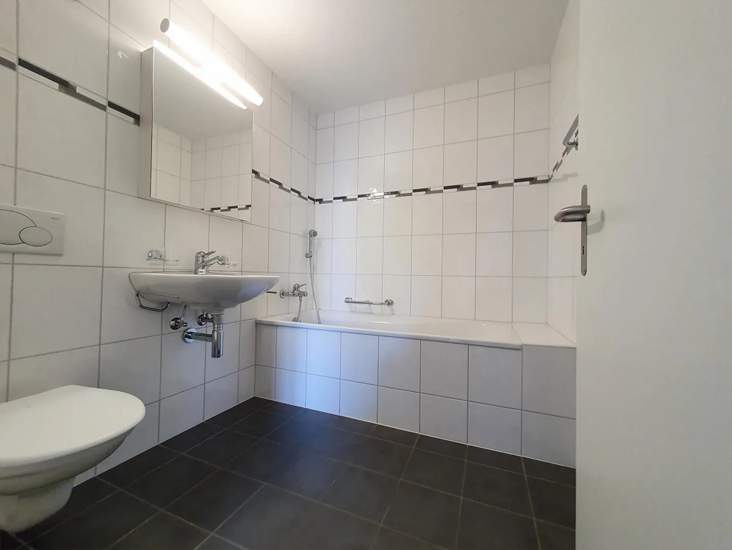 Appartamento soleggiato e tranquillo con balcone coperto - Foto 7 di 10