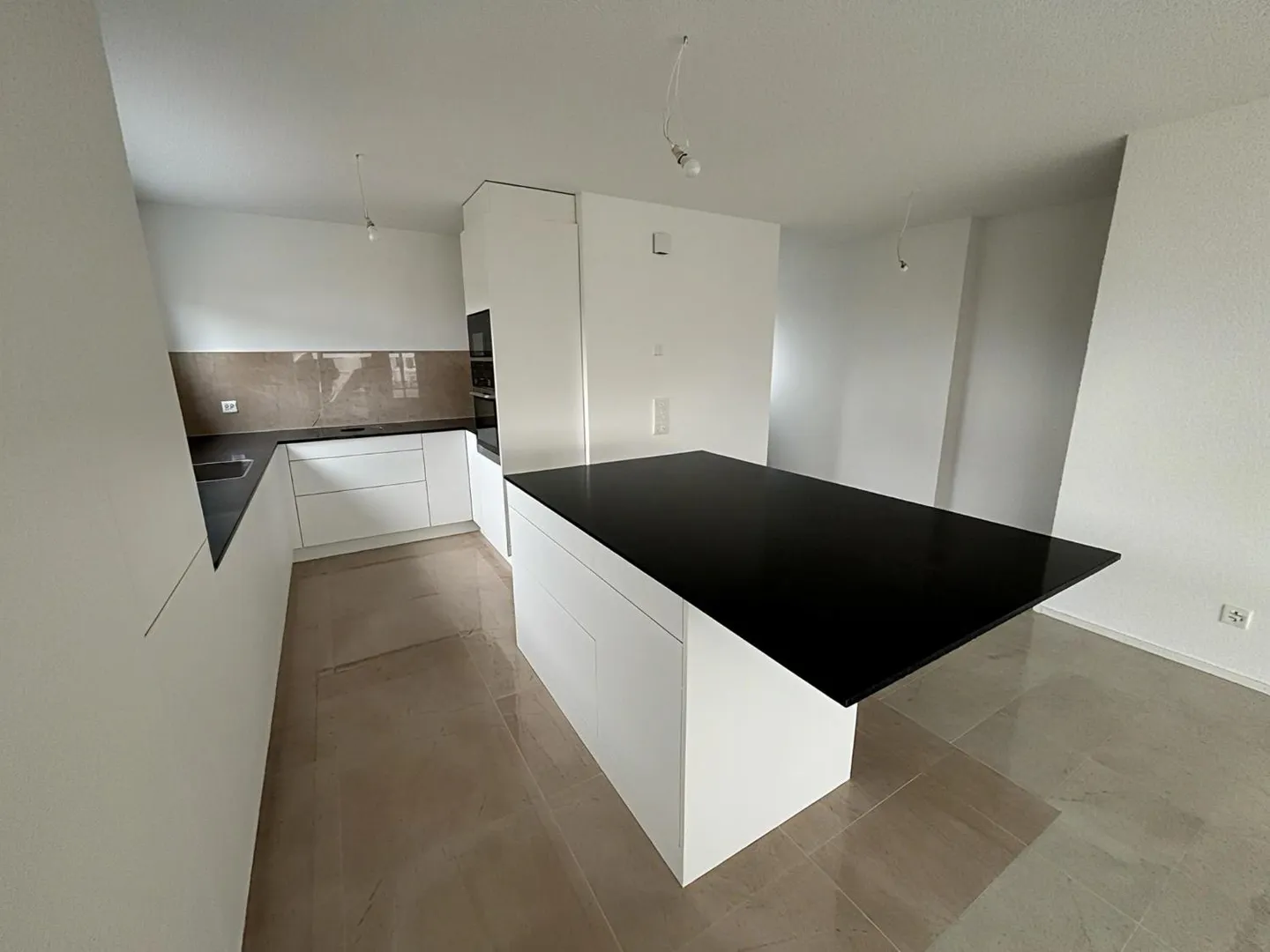 Villa moderne avec jardin - Photo 4 sur 13