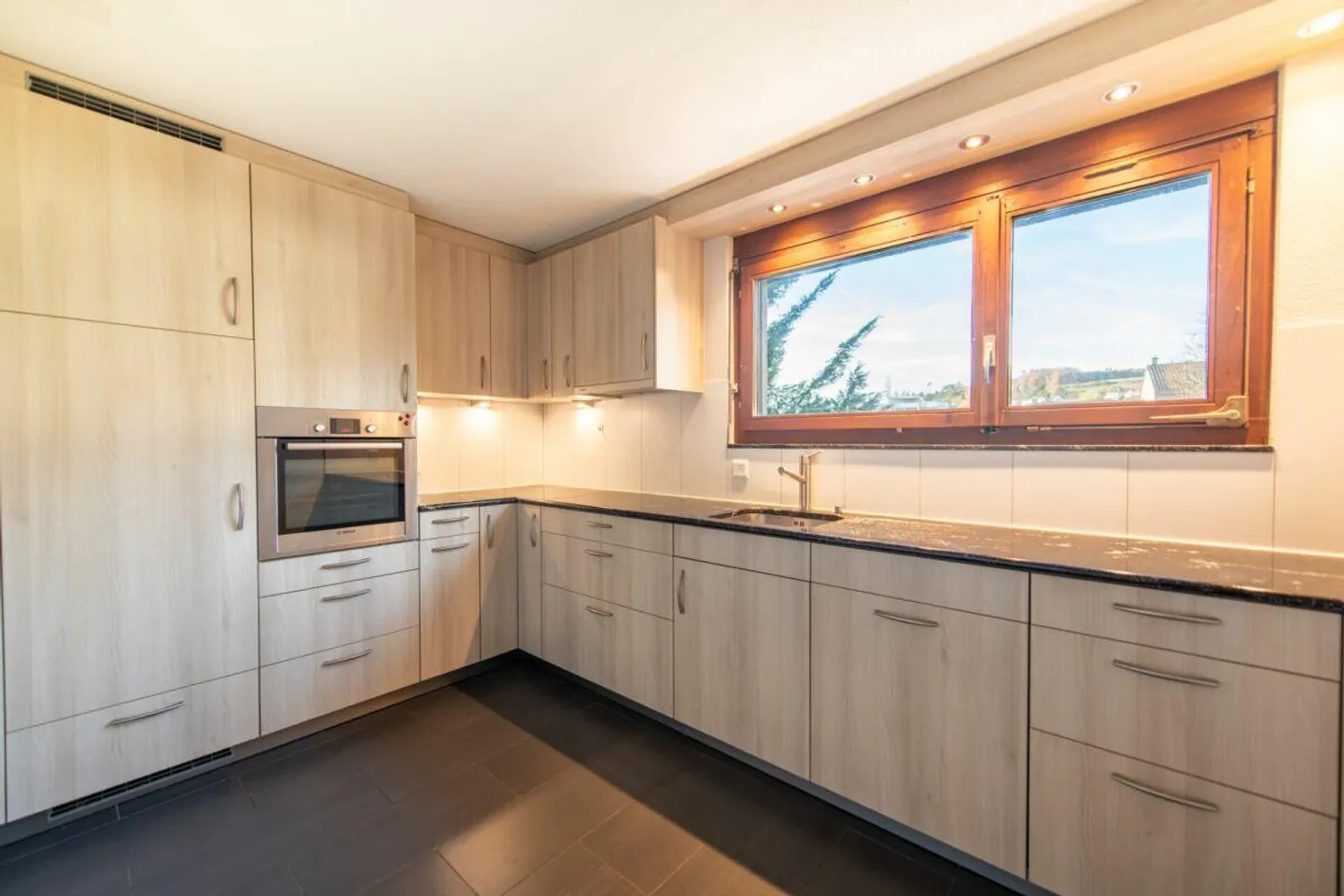 Idyllic and city-close: Your new home with a large sun terrace - Photo 5 of 22