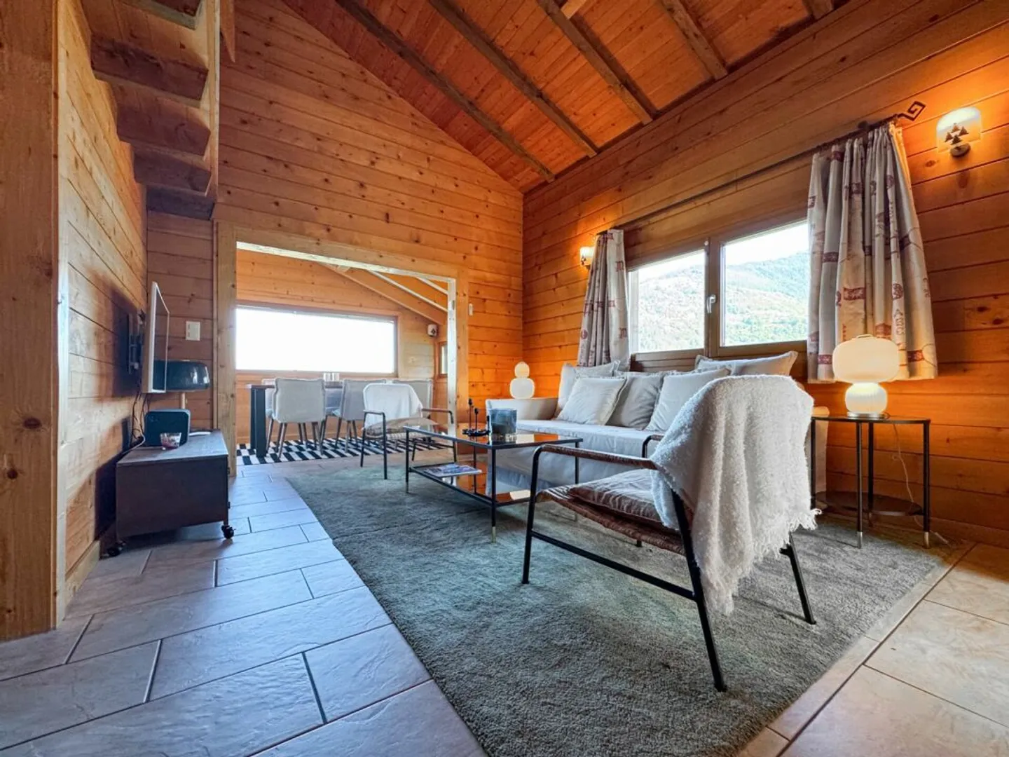 Chalet und Baugrundstück für 2 bis 3 weitere Einheiten. - Foto 4 von 24