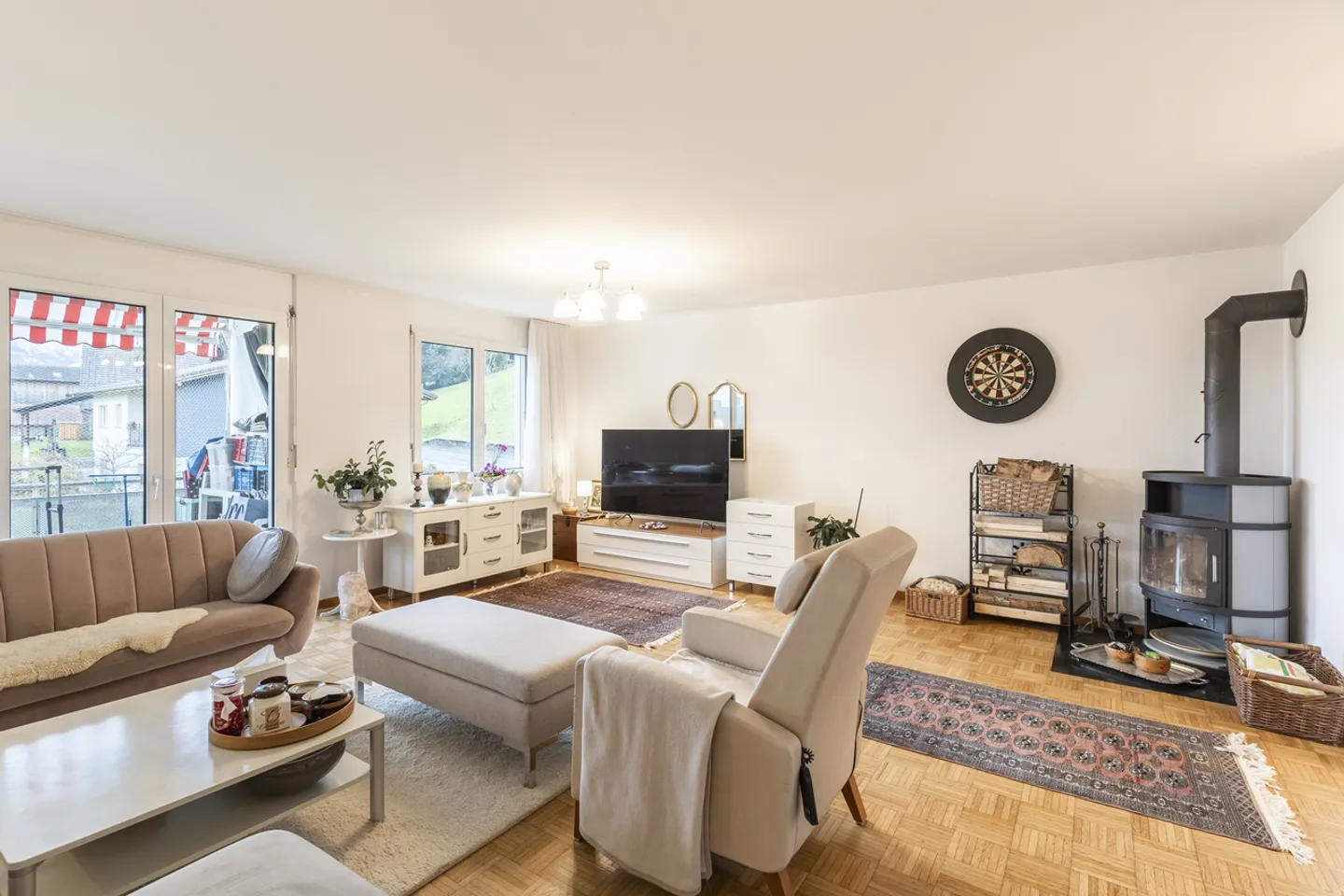 Familienfreundliches Zuhause - mit Cheminée und Balkon - Foto 1 von 7