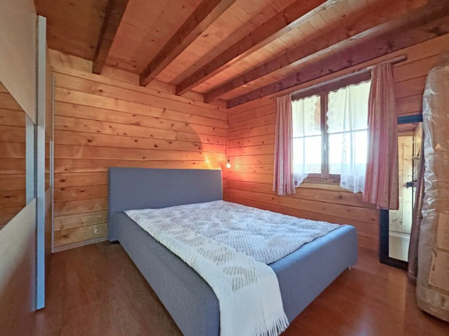 Chalet und Baugrundstück für 2 bis 3 weitere Einheiten. - Foto 7 von 24