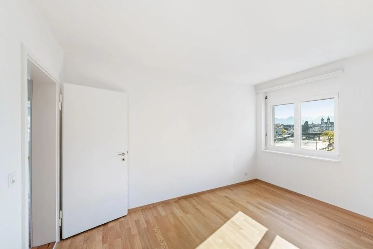 Appartement moderne avec balcon - Photo 4 sur 8