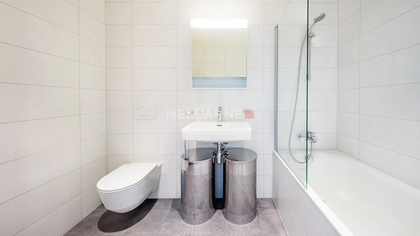 Appartement Contemporain avec Terrasse - Photo 10 sur 12