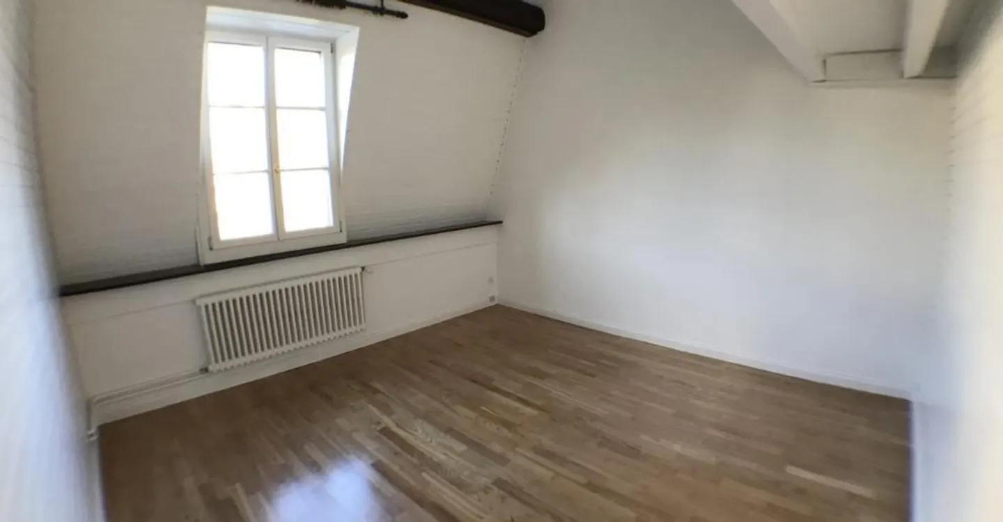 Appartement Attique Rénové - Photo 10 sur 13
