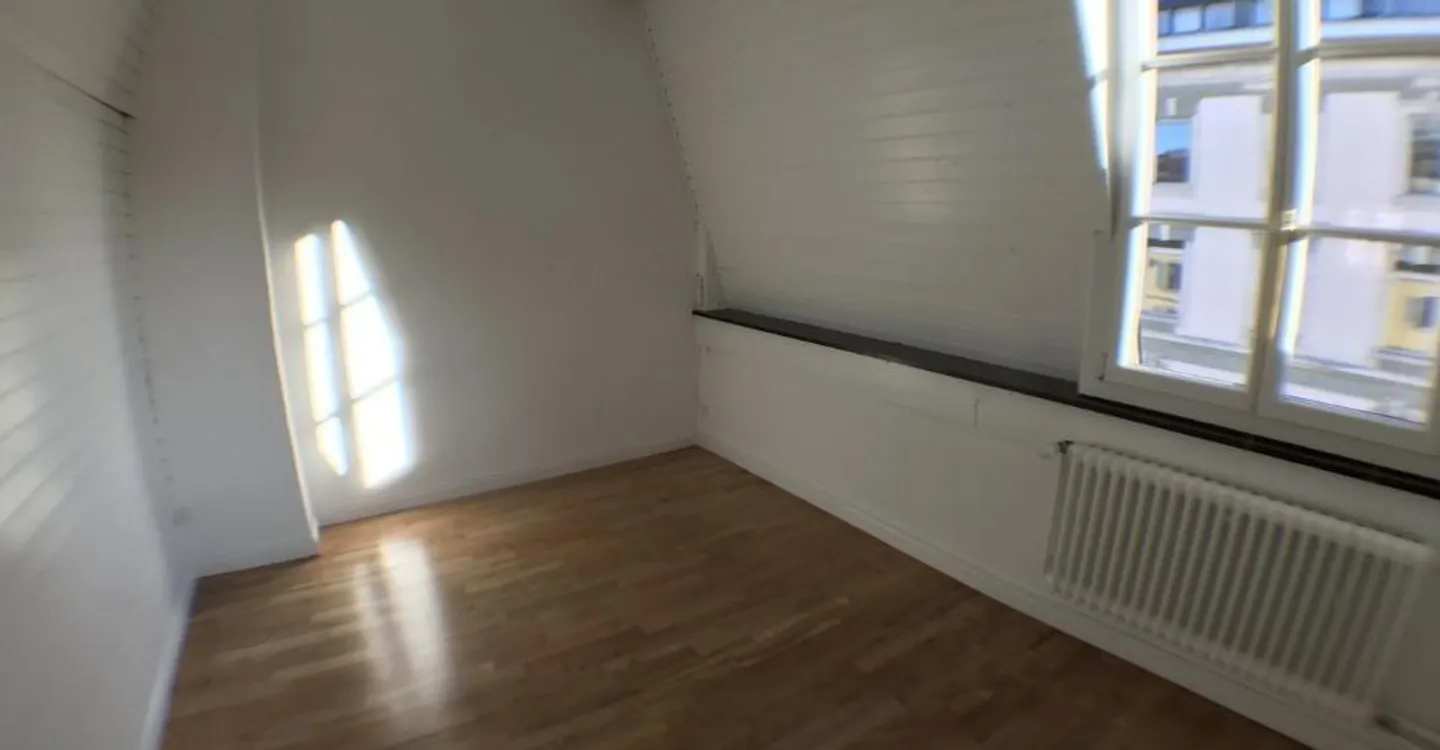 Appartement Attique Rénové - Photo 11 sur 13