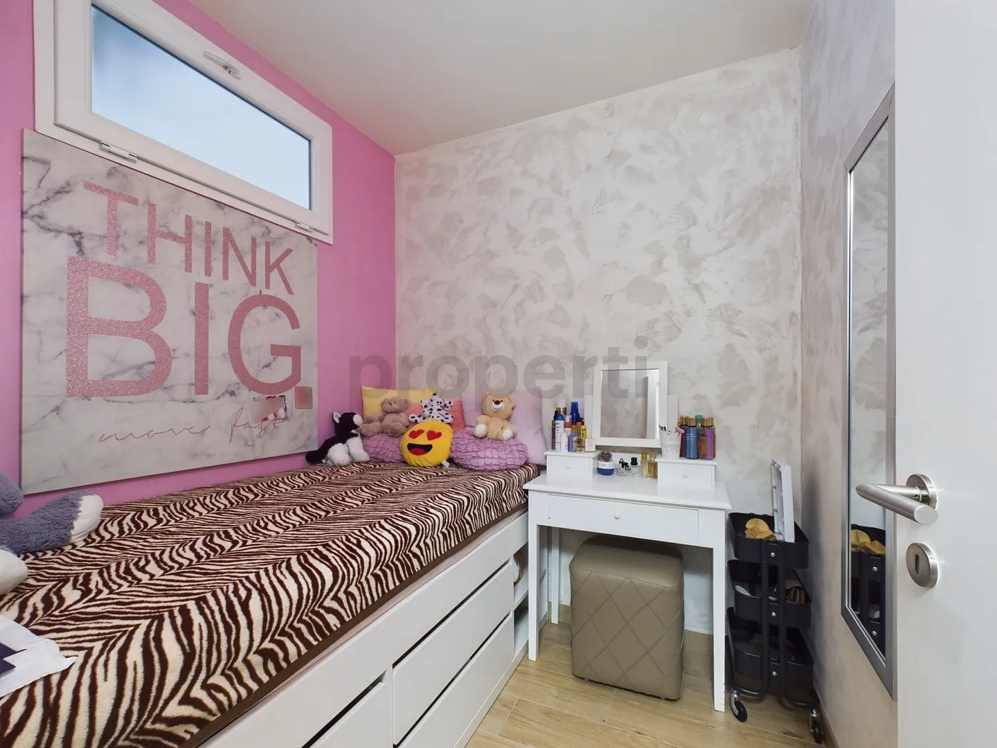 Stylish Apartment in Meyrin - Photo 6 of 8