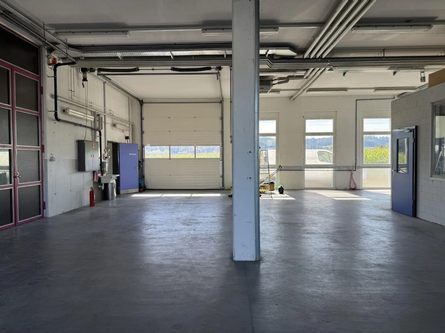Spazi commerciali e industriali | Sviluppo di alta qualità | Luminoso e ben collegato - Foto 3 di 10