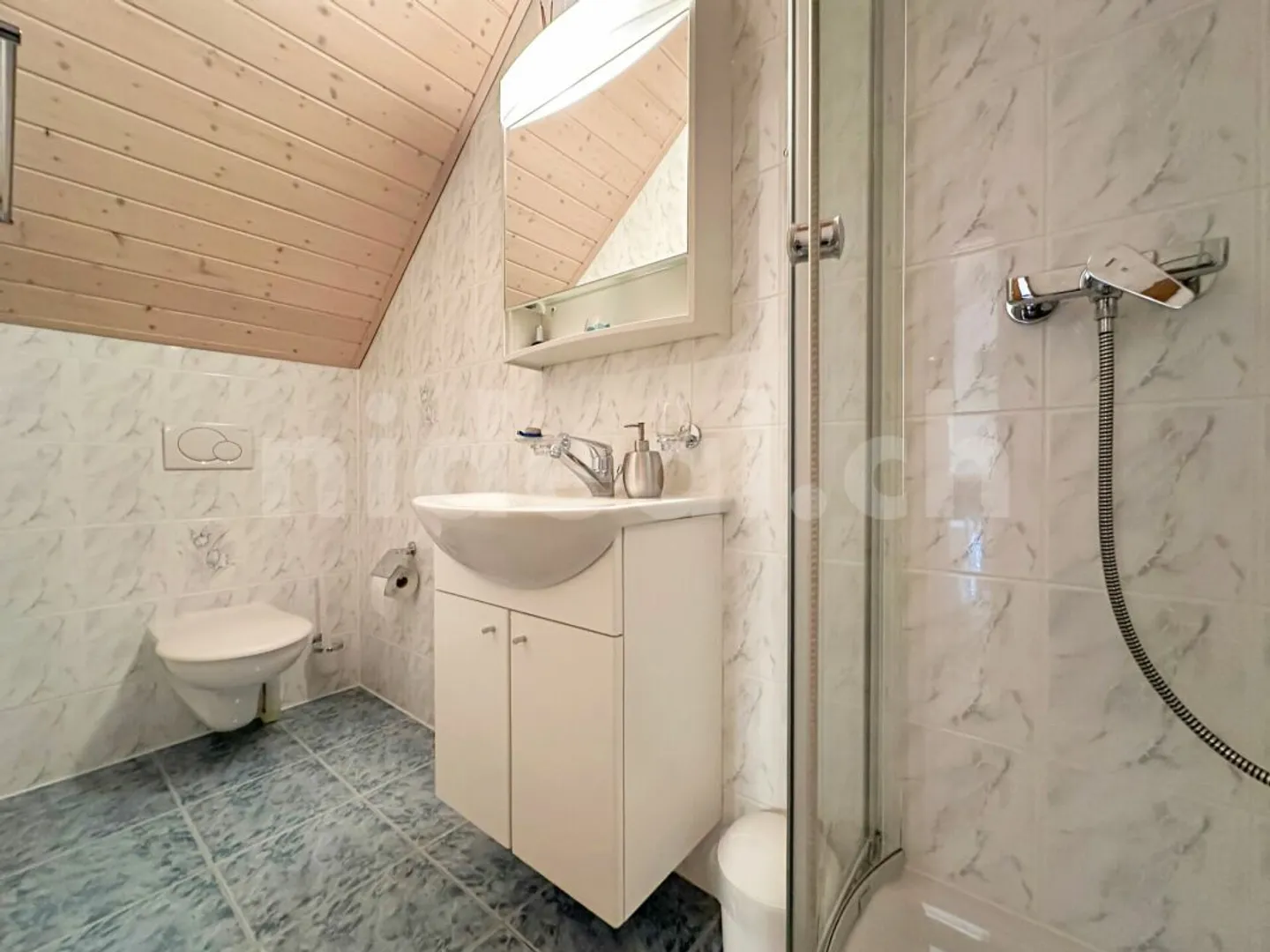 Wunderschöne Villa-Wohnung von 164 m2 ideal für eine Familie - Foto 14 von 14