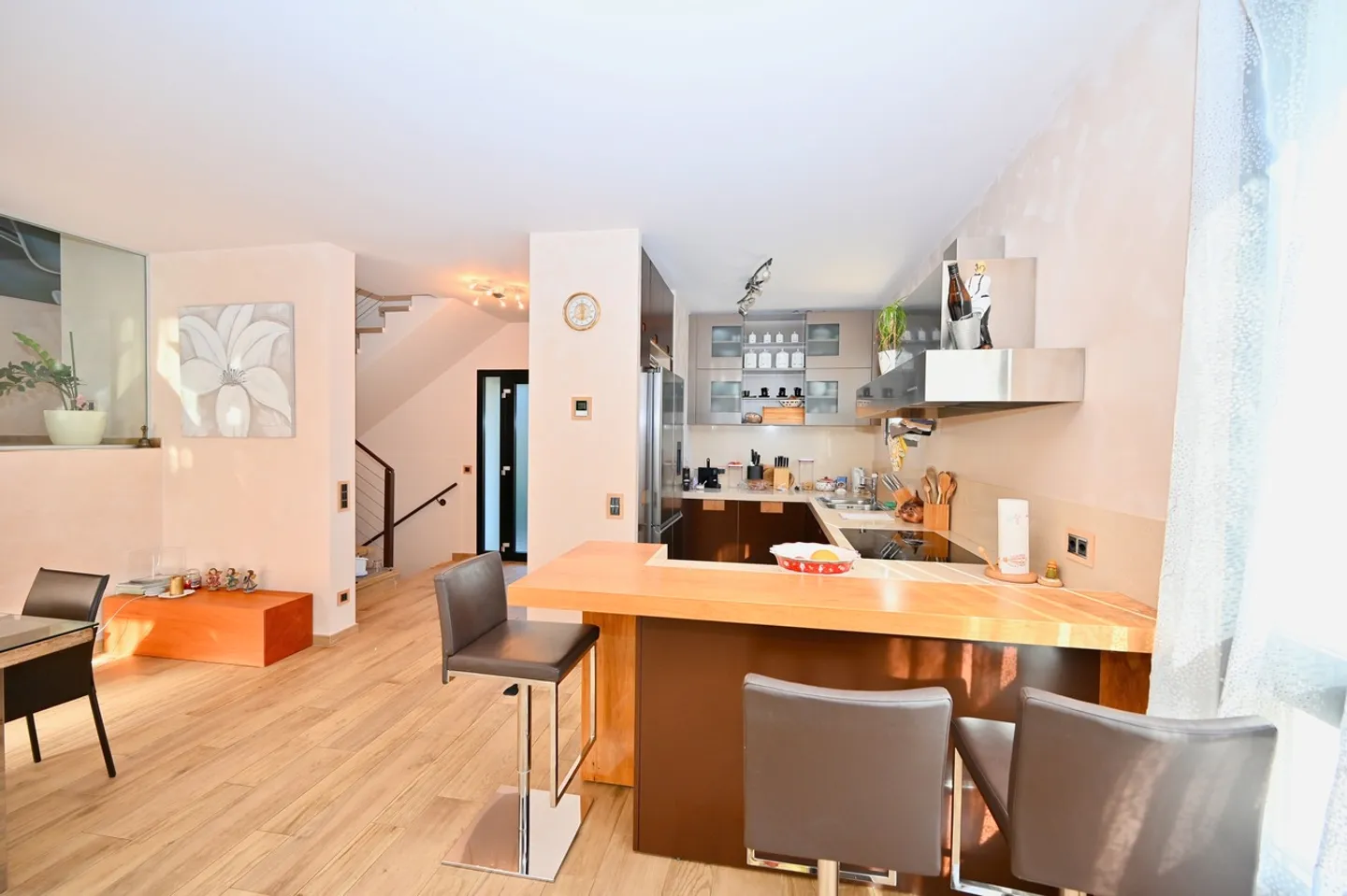 Modern Villa with Heated Pool in Agra - Collina d'Oro - Photo 5 of 20