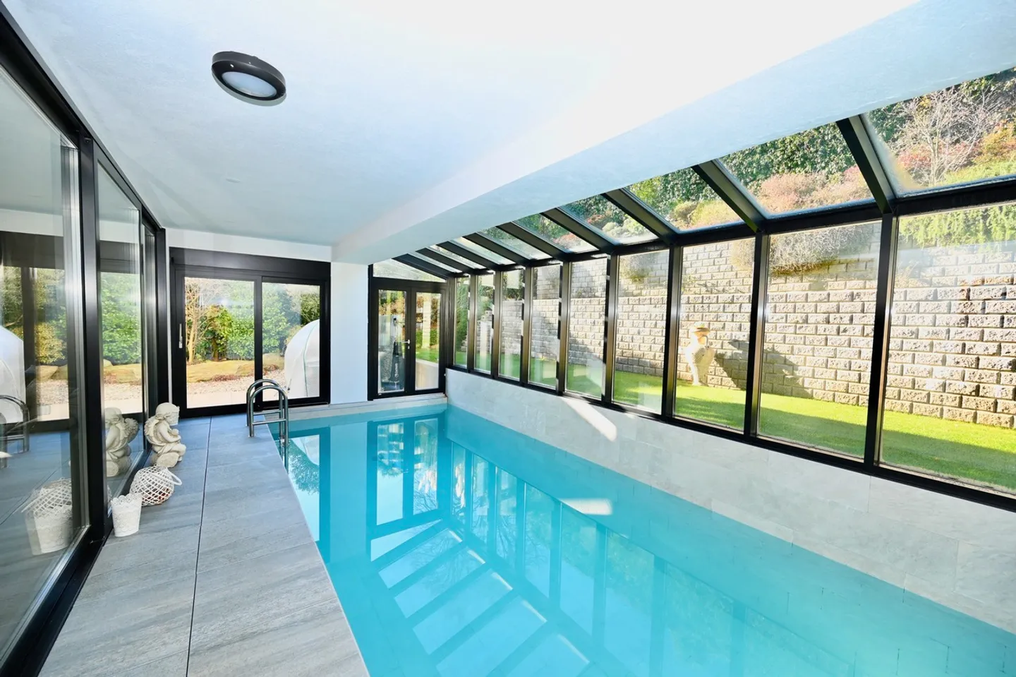 Modern Villa with Heated Pool in Agra - Collina d'Oro - Photo 9 of 20