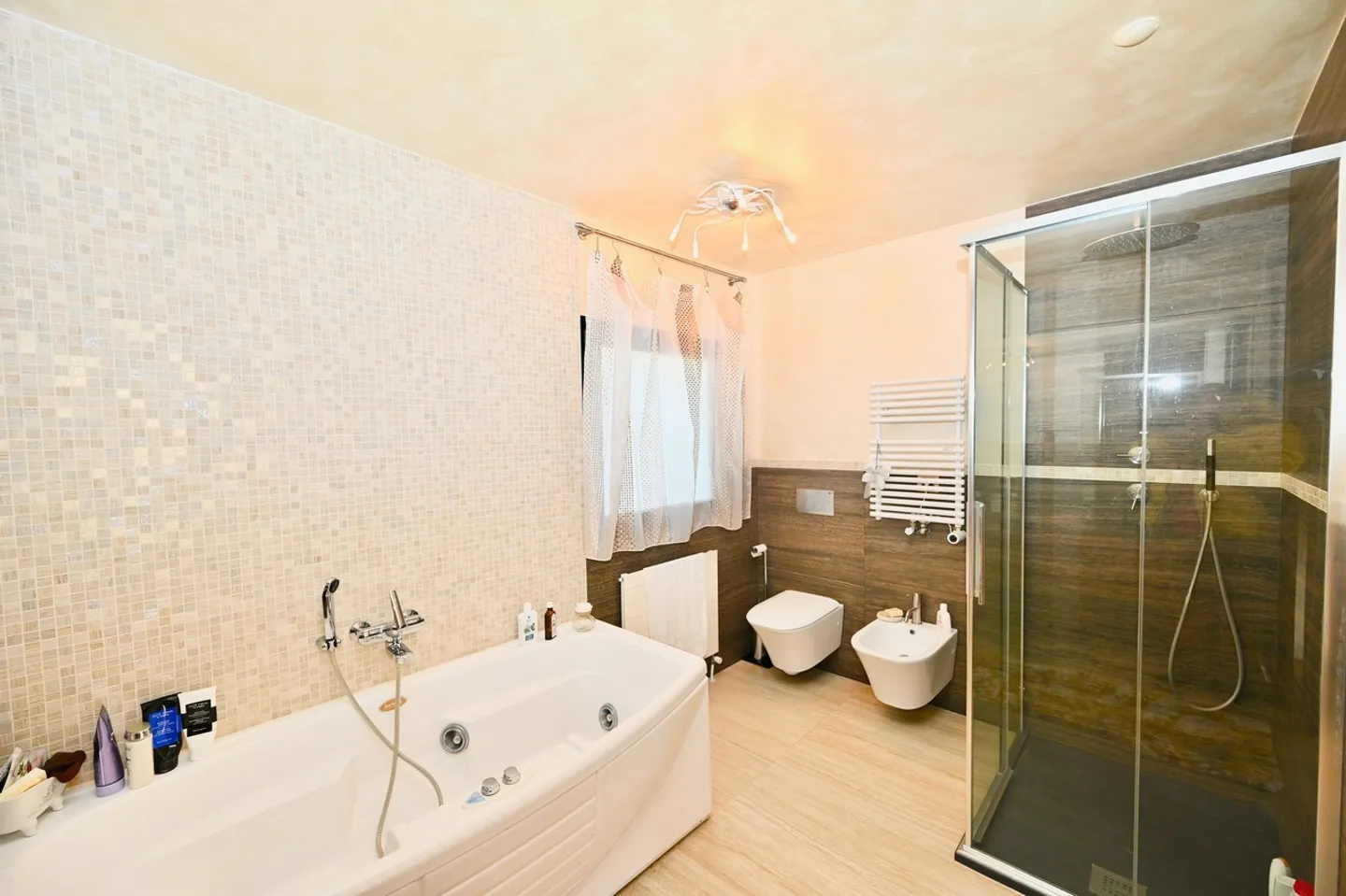 Modern Villa with Heated Pool in Agra - Collina d'Oro - Photo 12 of 20