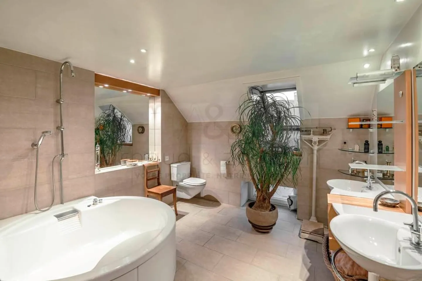 Im Herzen der Stadt, Charakter, Volumen und Sauna - Foto 6 von 6