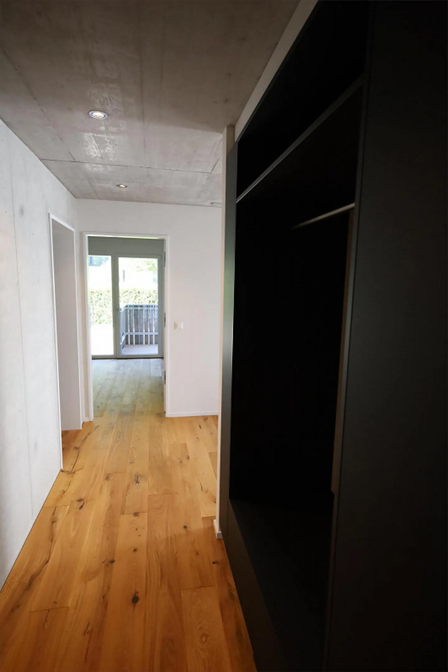 Appartement de 2,5 pièces dans un nouveau bâtiment - Photo 5 sur 10