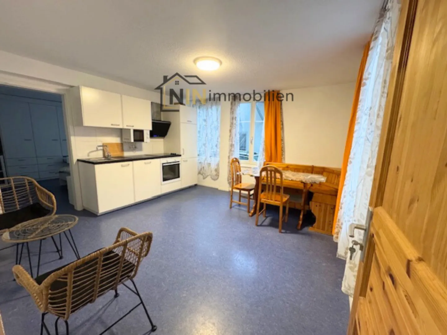 ARREDATO E PRONTO PER ESSERE ABITATO - Foto 1 di 6