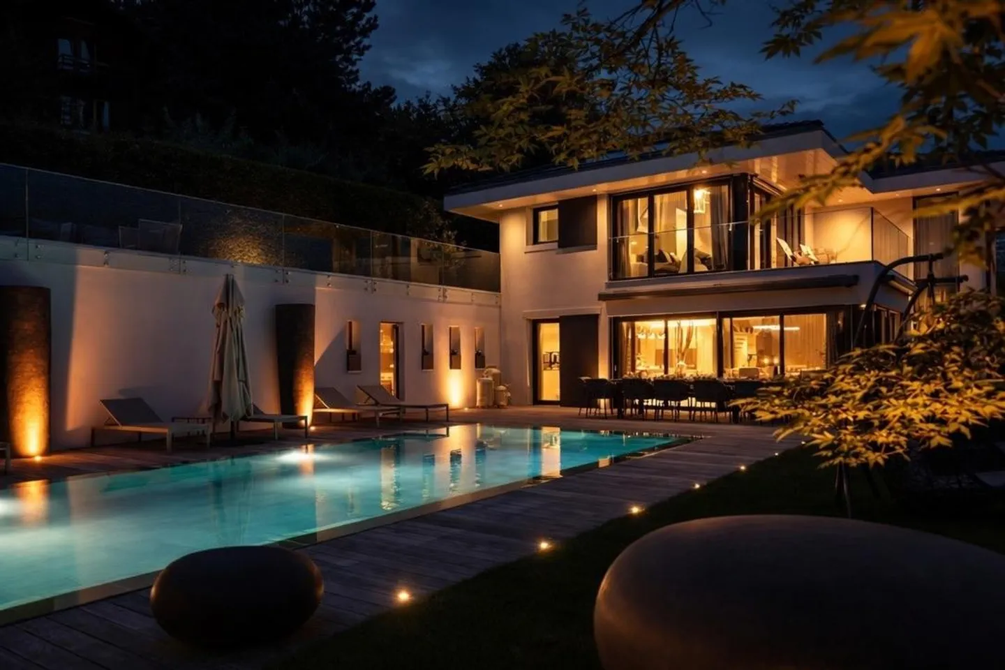 Contemporary Detached House - Photo 1 of 8