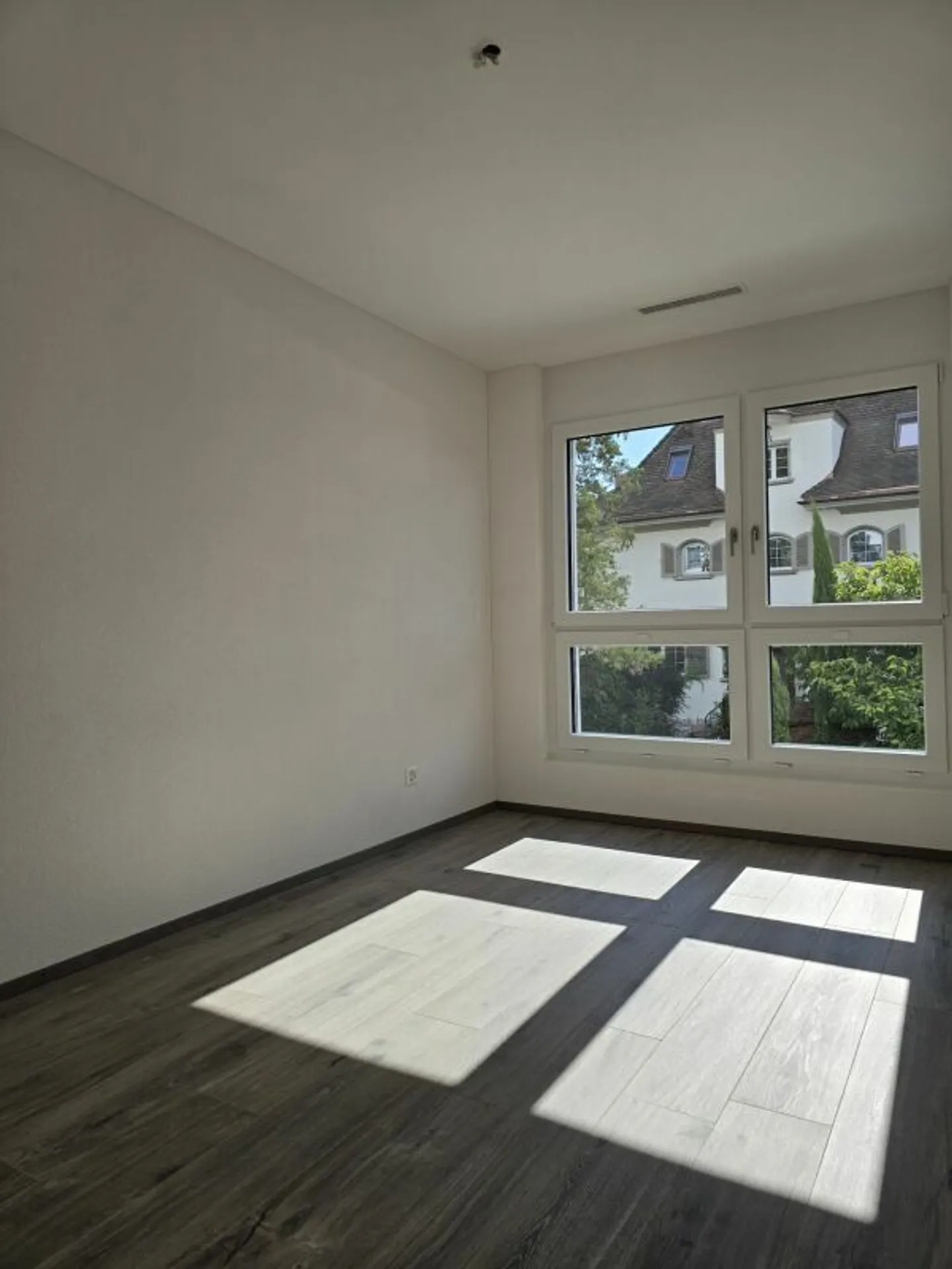 Bright, modern apartment with excellent transport connections - Photo 9 of 17