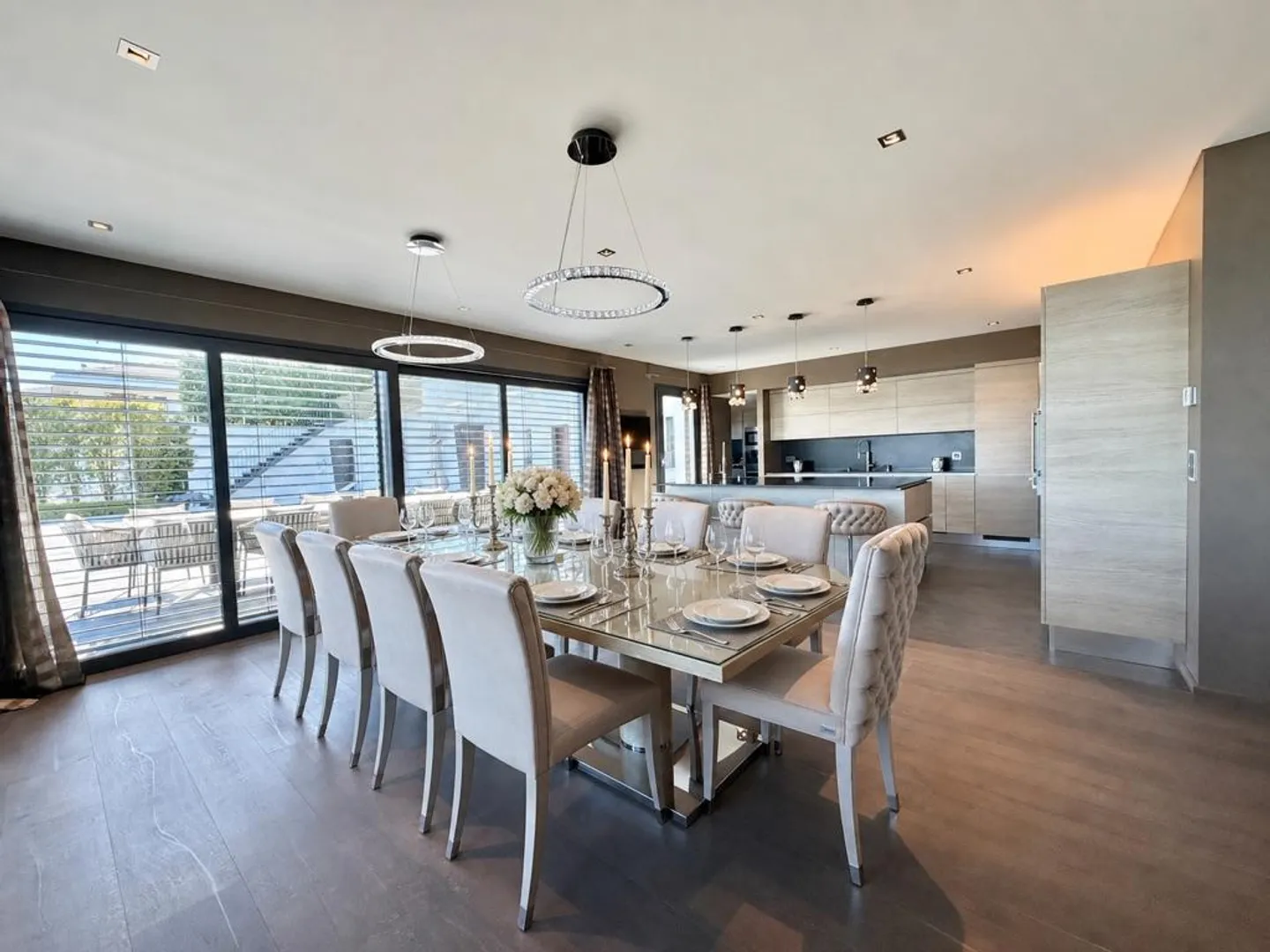Contemporary Detached House - Photo 6 of 8