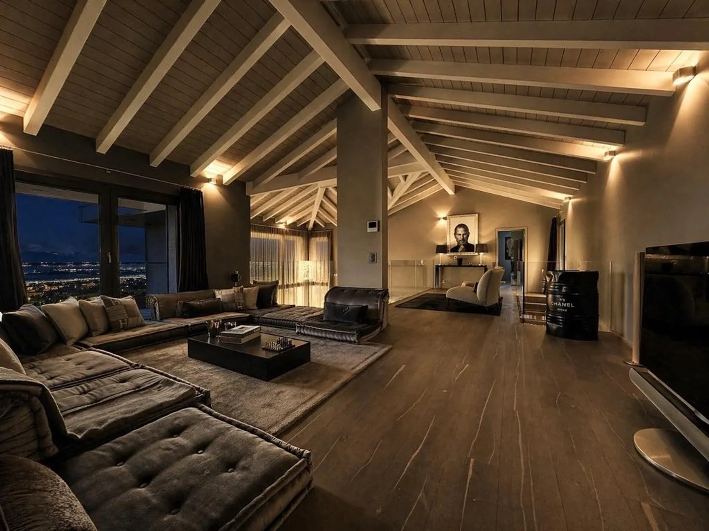 Contemporary Detached House - Photo 7 of 8