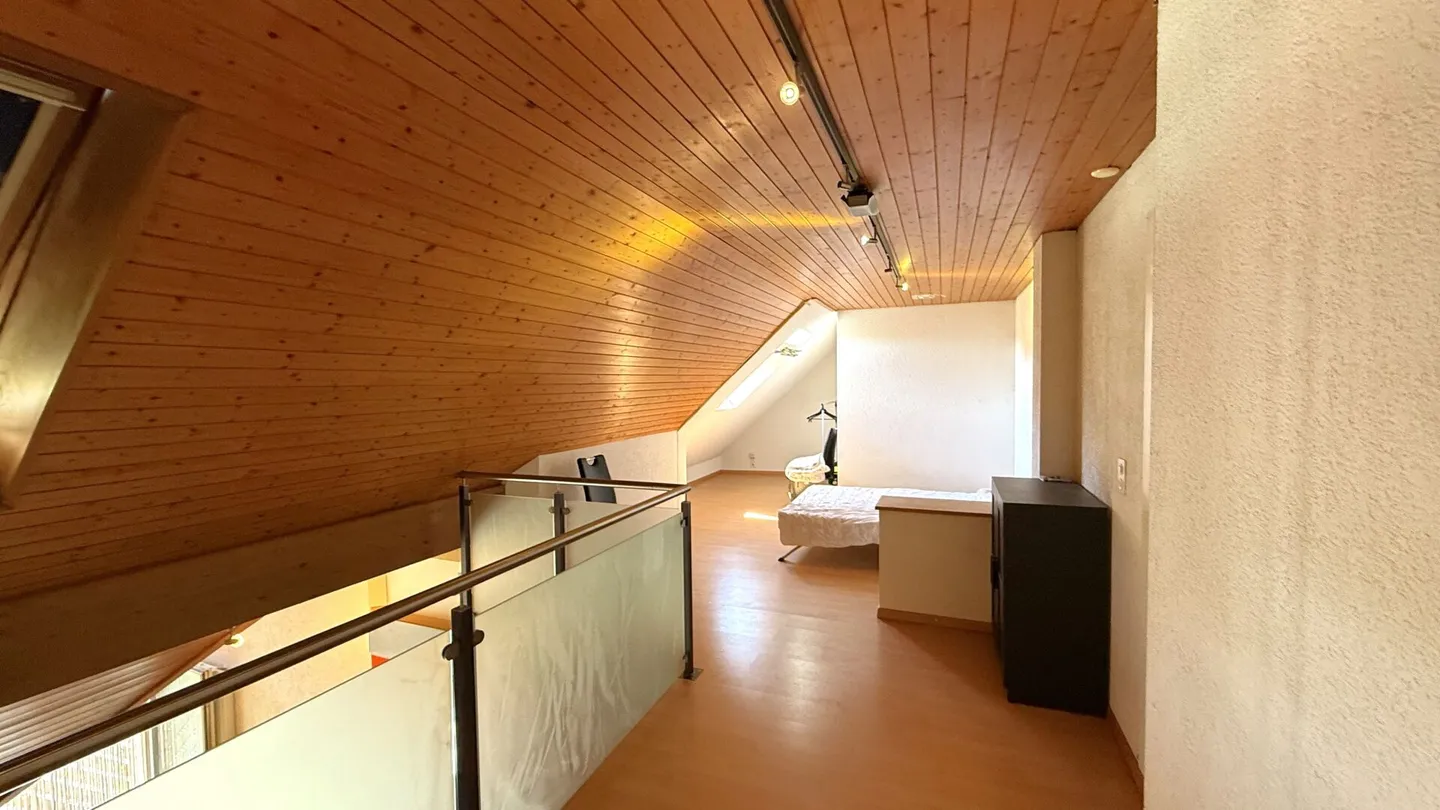 Maisonette con galleria e stufa svedese - Foto 3 di 8