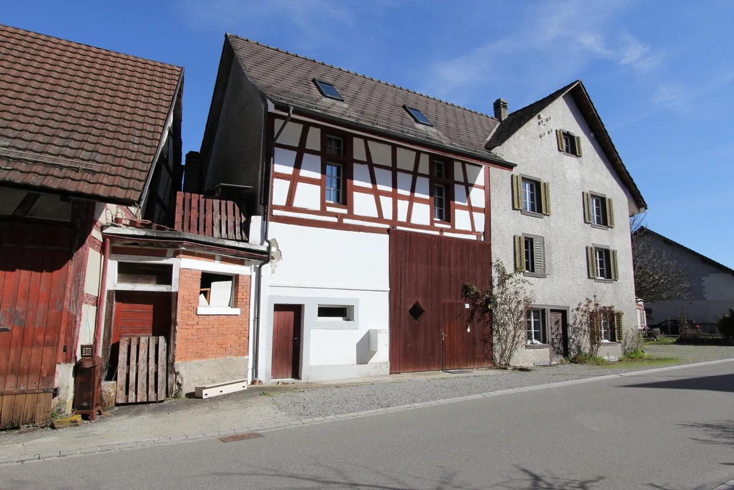 Rustic - Old Building - with Charm - Photo 2 of 22