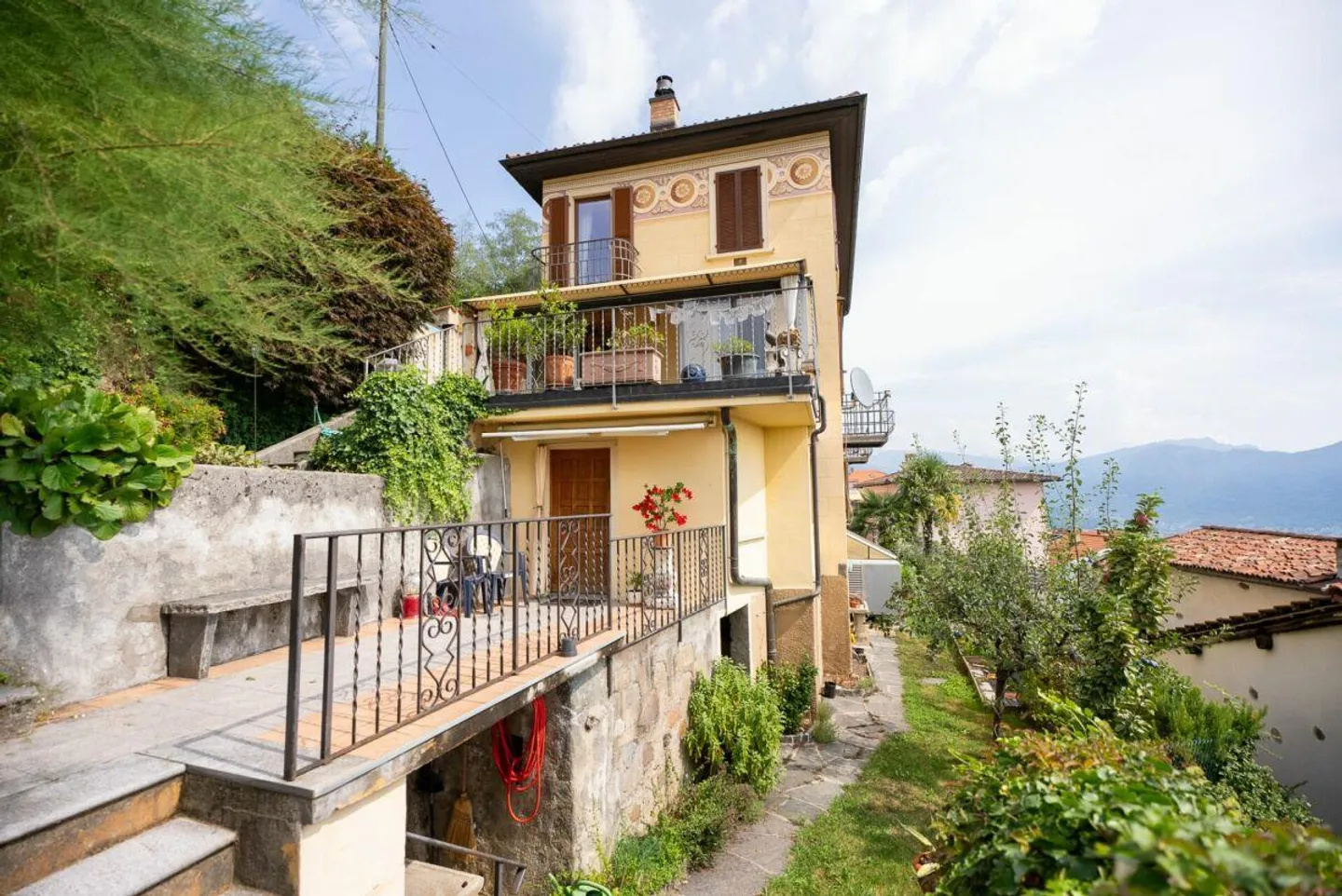 Villa d'epoca a Cademario - Foto 2 di 16