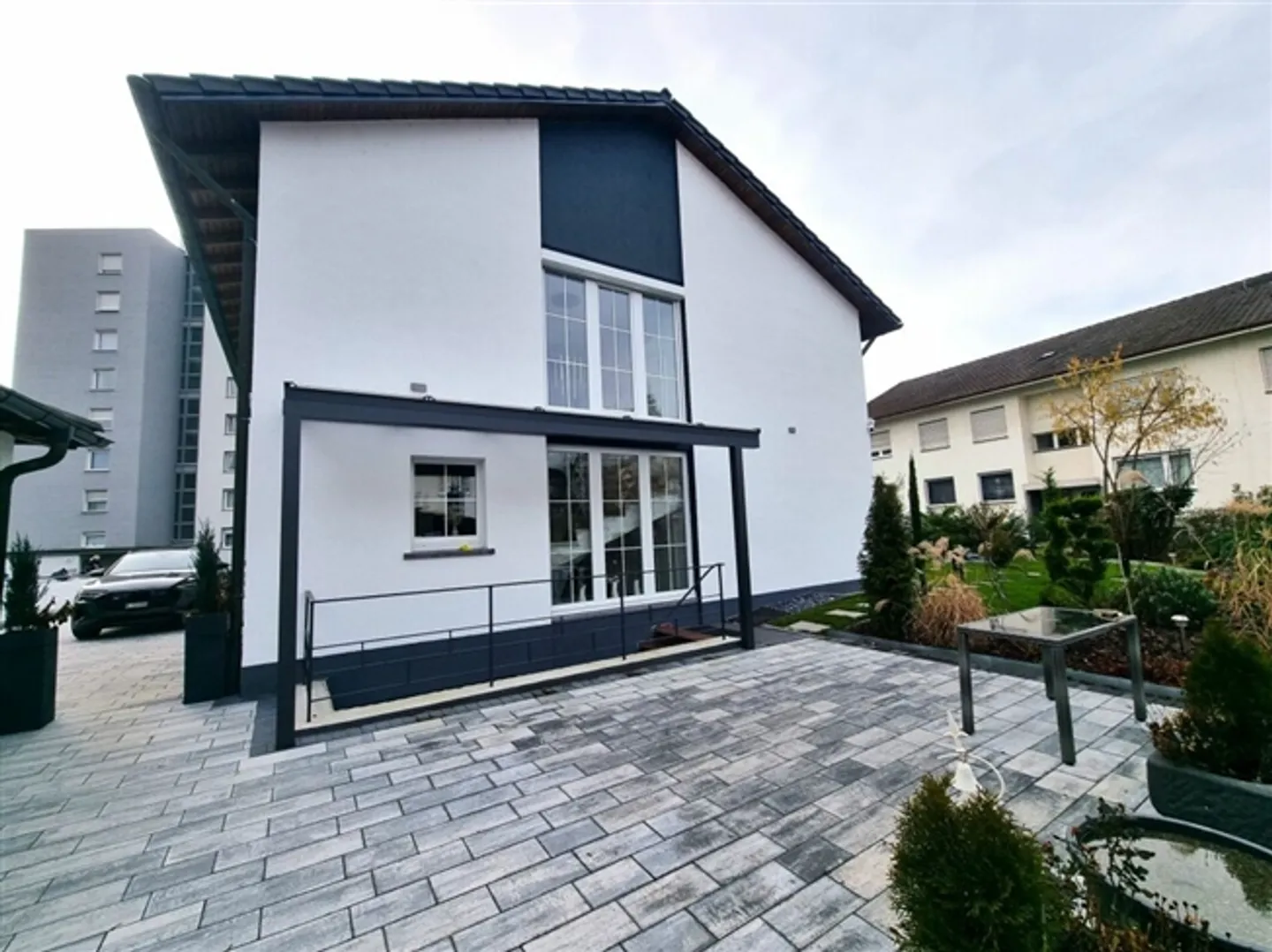 Exklusive Villa in Grenzach-Wyhlen - Foto 2 von 16