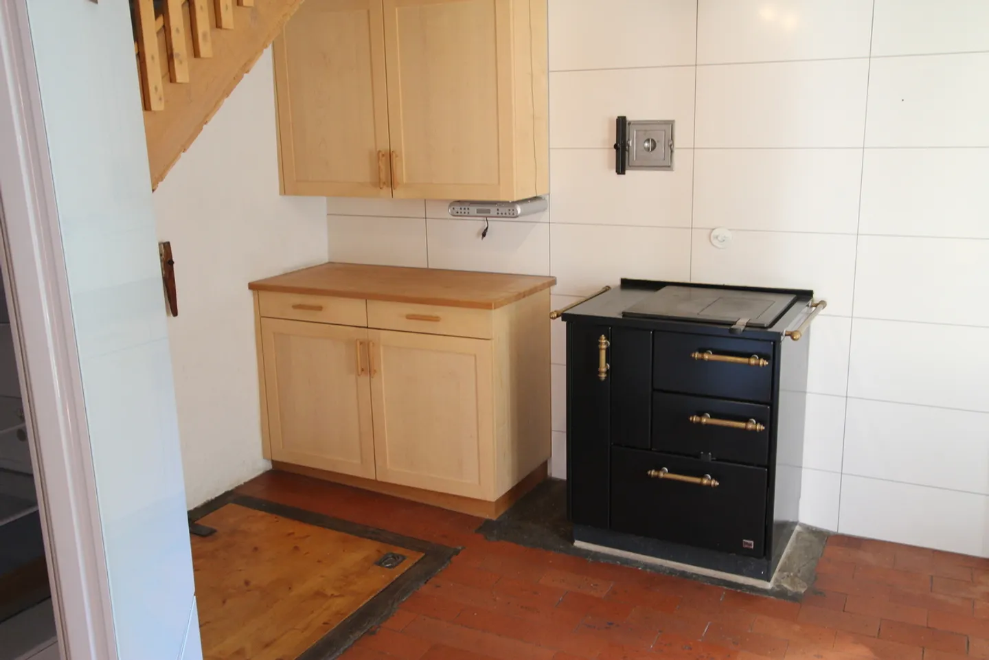 Rustic - Old Building - with Charm - Photo 3 of 22