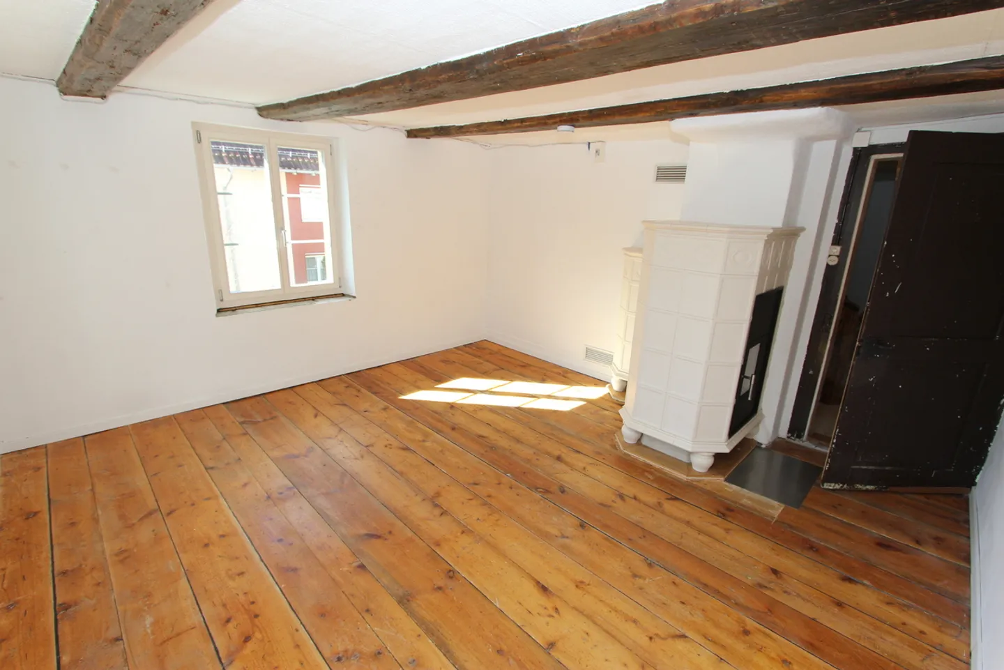 Rustic - Old Building - with Charm - Photo 9 of 22