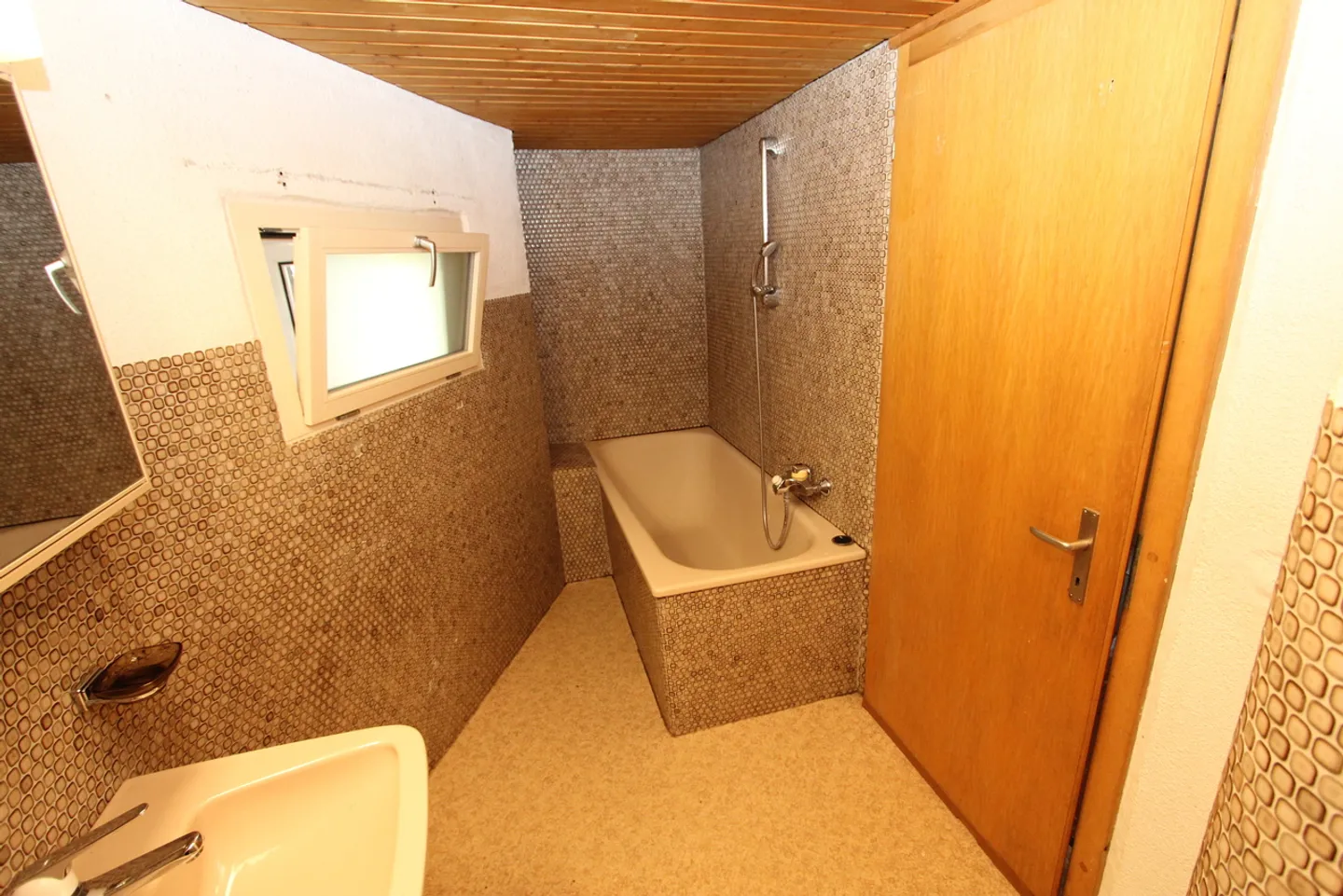 Rustic - Old Building - with Charm - Photo 8 of 22