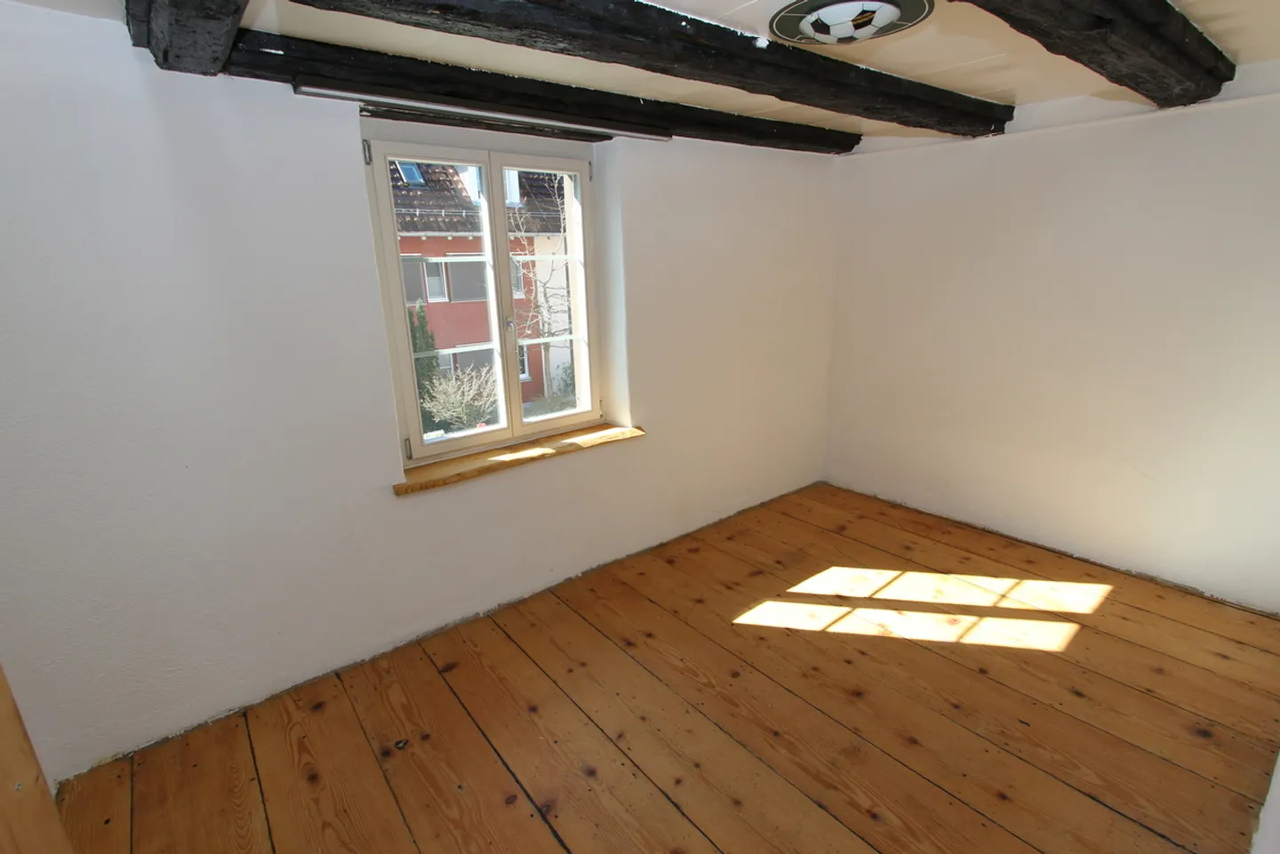 Rustic - Old Building - with Charm - Photo 11 of 22